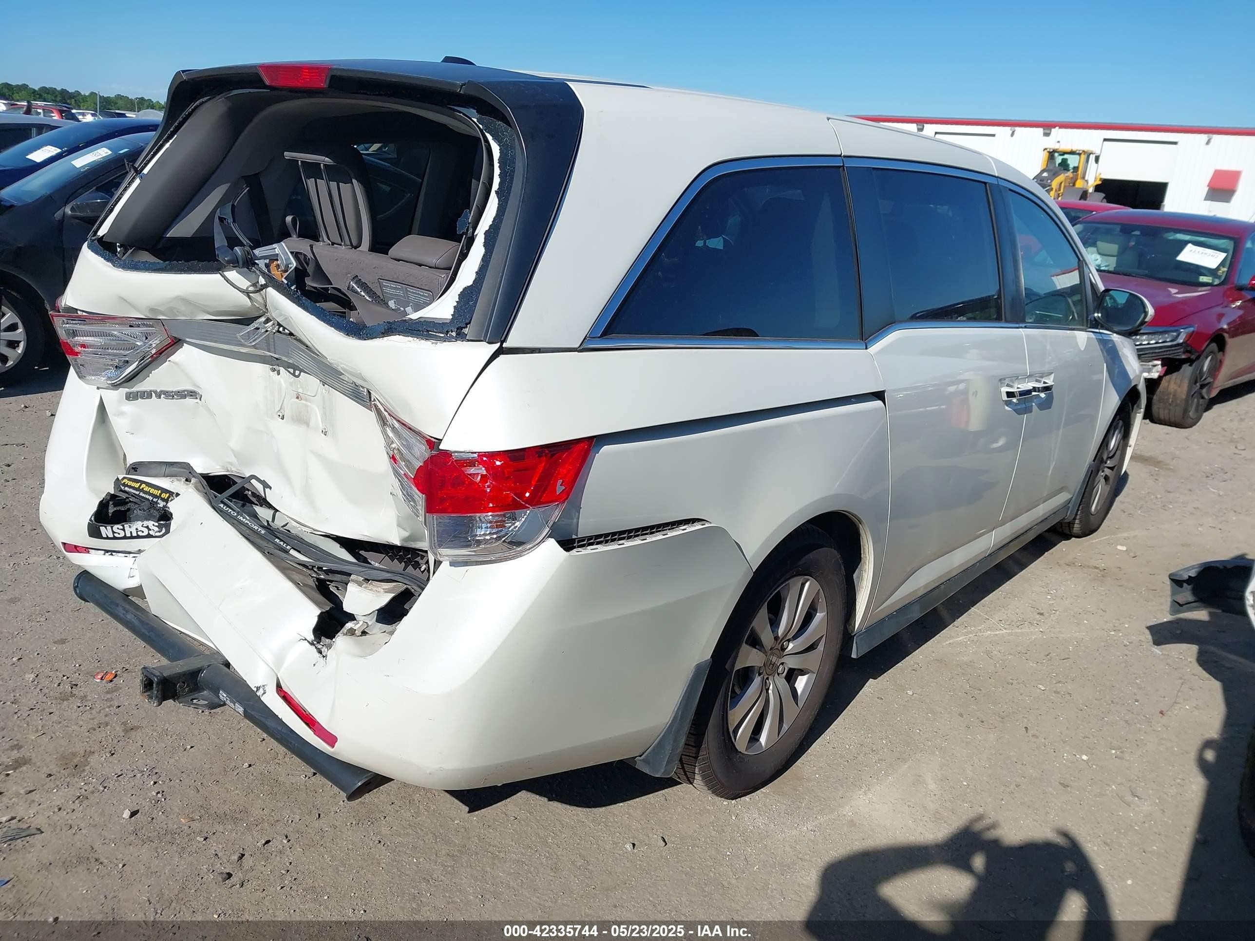 2015 Honda Odyssey Ex-l White vin: 5FNRL5H67FB118657