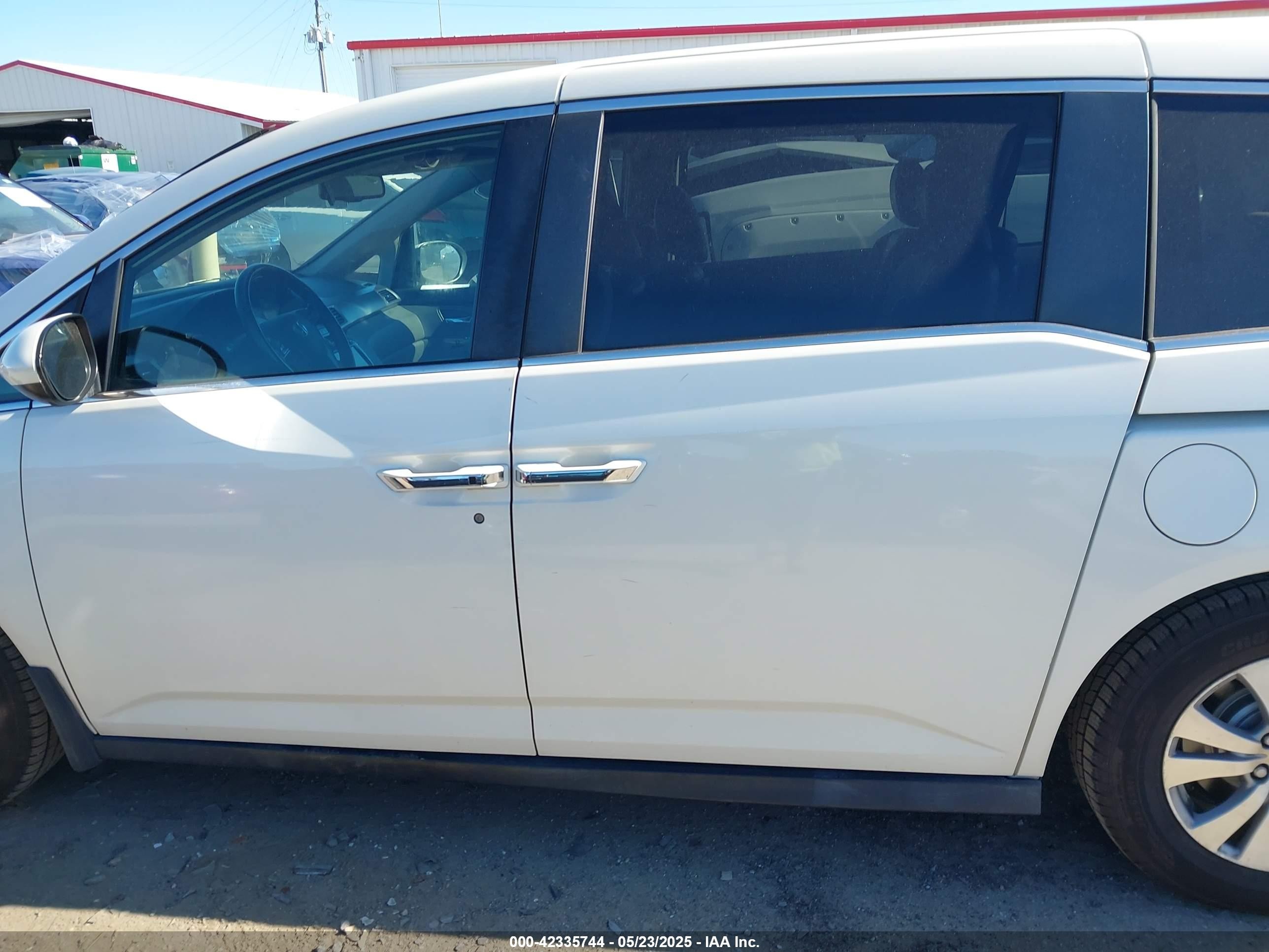 2015 Honda Odyssey Ex-l White vin: 5FNRL5H67FB118657