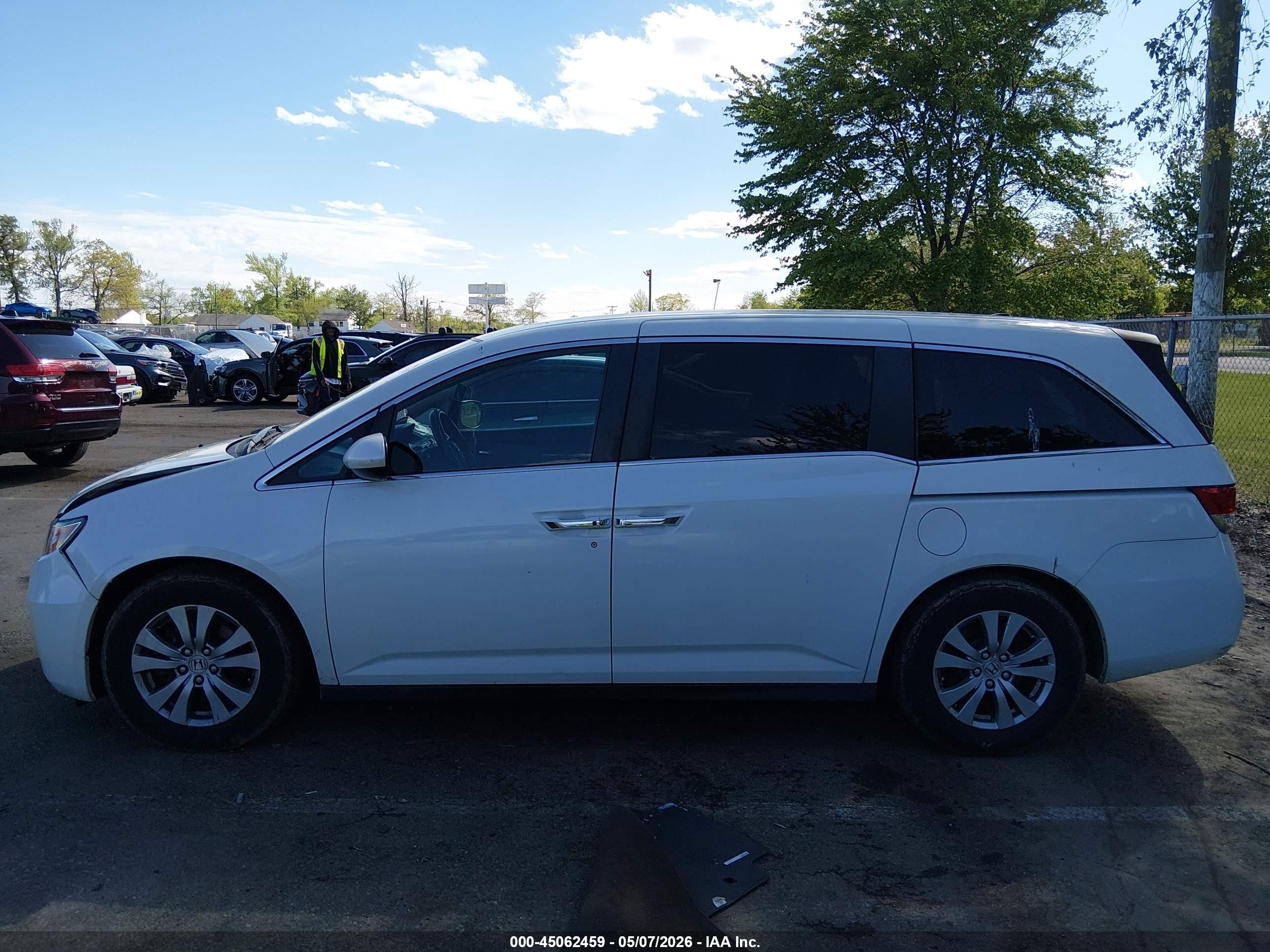 2015 Honda Odyssey Ex-l White vin: 5FNRL5H67FB124488