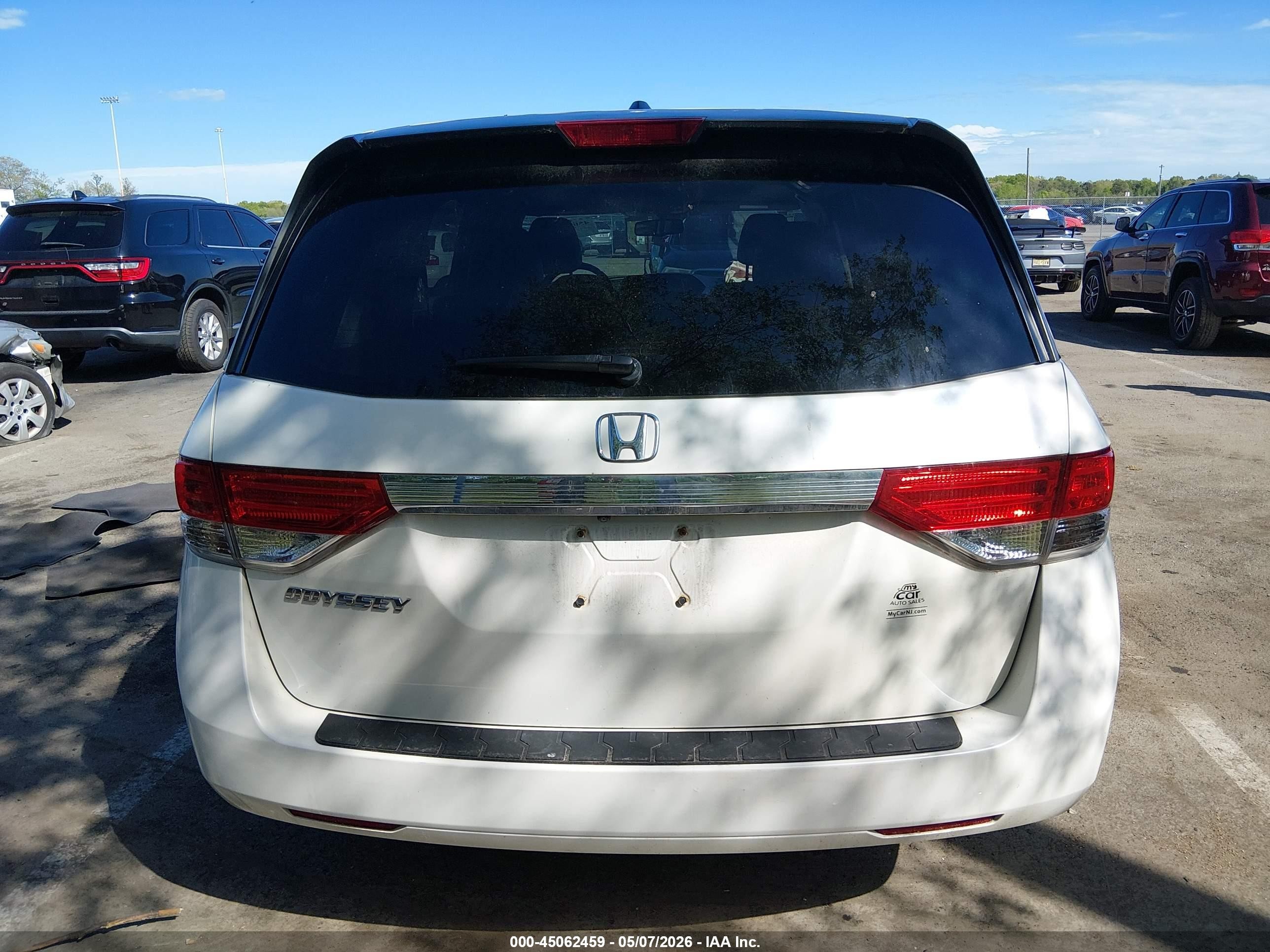 2015 Honda Odyssey Ex-l White vin: 5FNRL5H67FB124488