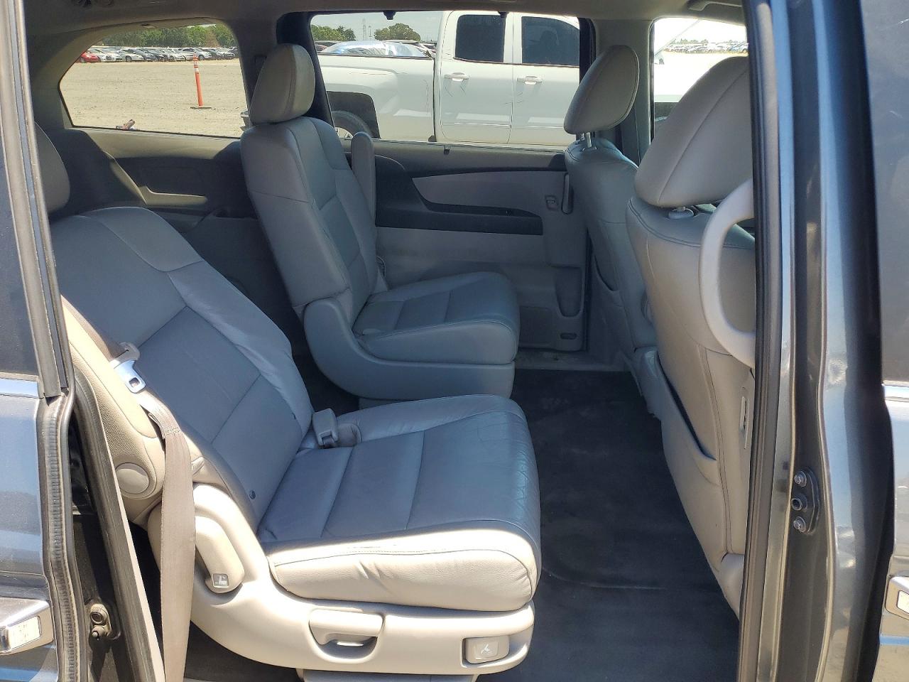 2011 Honda Odyssey Exl Silver vin: 5FNRL5H68BB027357