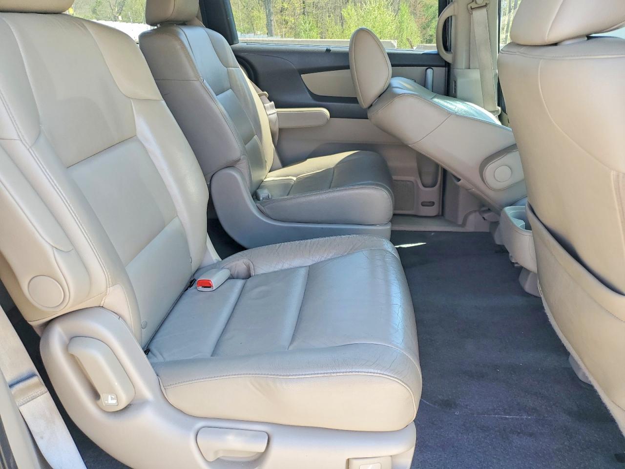 2011 Honda Odyssey Exl Burgundy vin: 5FNRL5H68BB061184