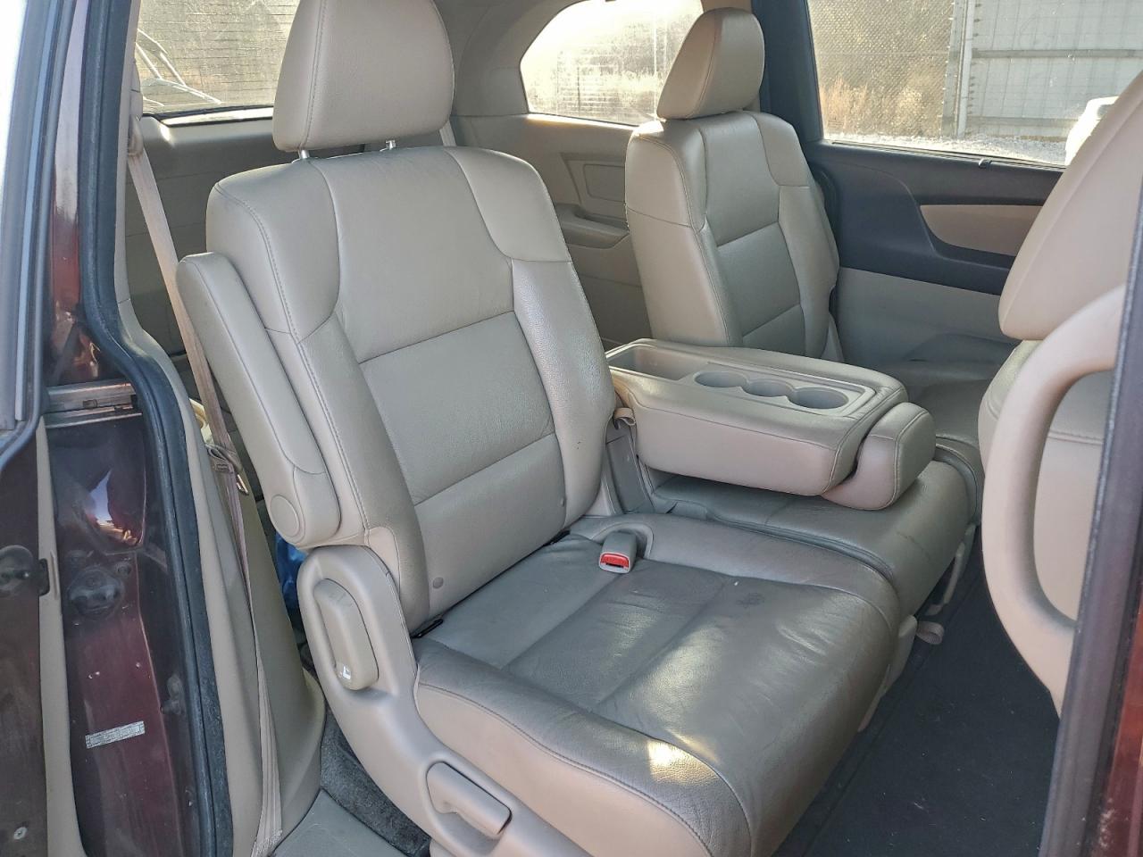 2011 Honda Odyssey Maroon vin: 5FNRL5H68BB090166
