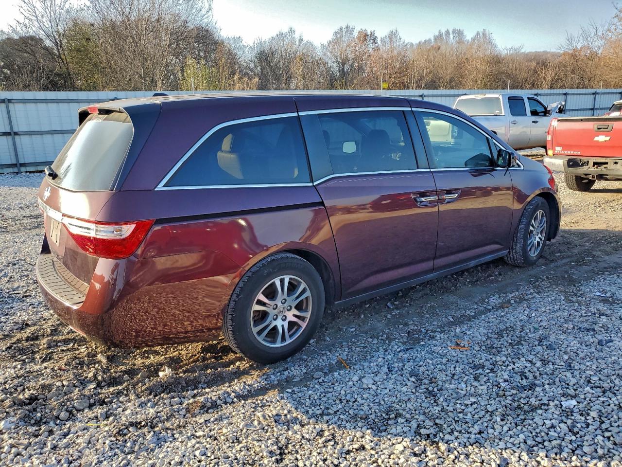 2011 Honda Odyssey Maroon vin: 5FNRL5H68BB090166