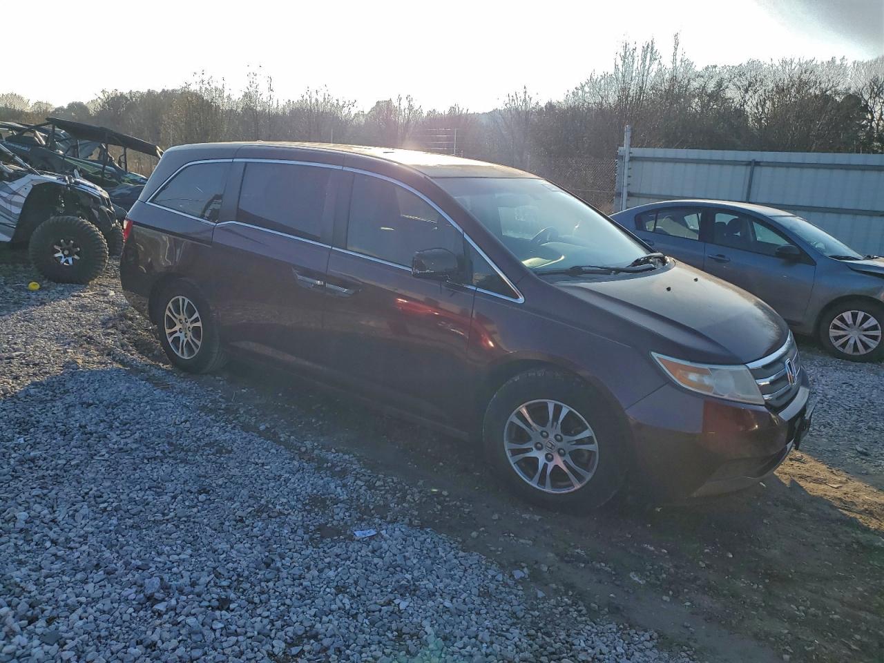2011 Honda Odyssey Maroon vin: 5FNRL5H68BB090166