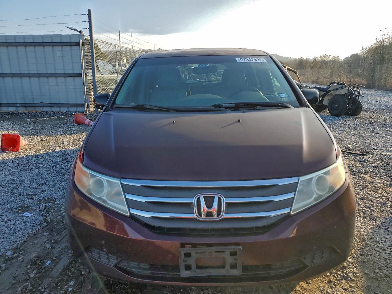 2011 Honda Odyssey Maroon vin: 5FNRL5H68BB090166