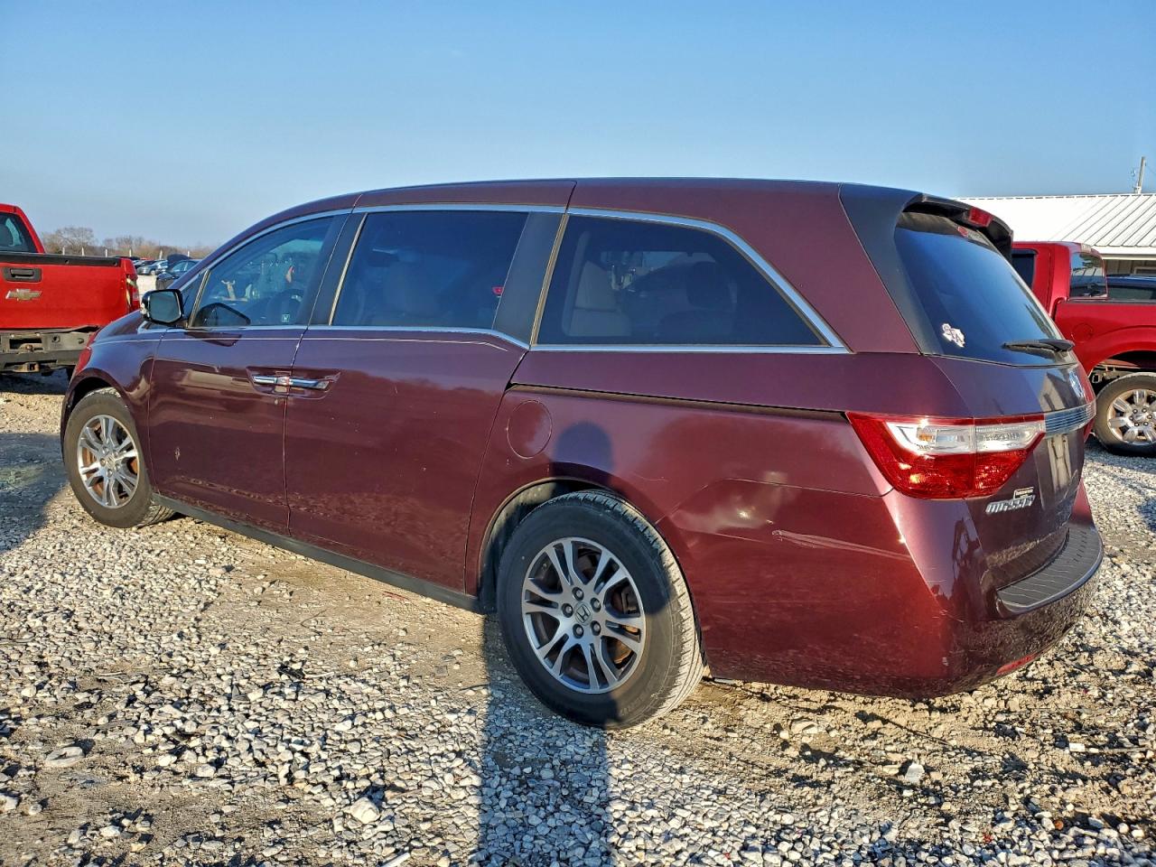 2011 Honda Odyssey Maroon vin: 5FNRL5H68BB090166