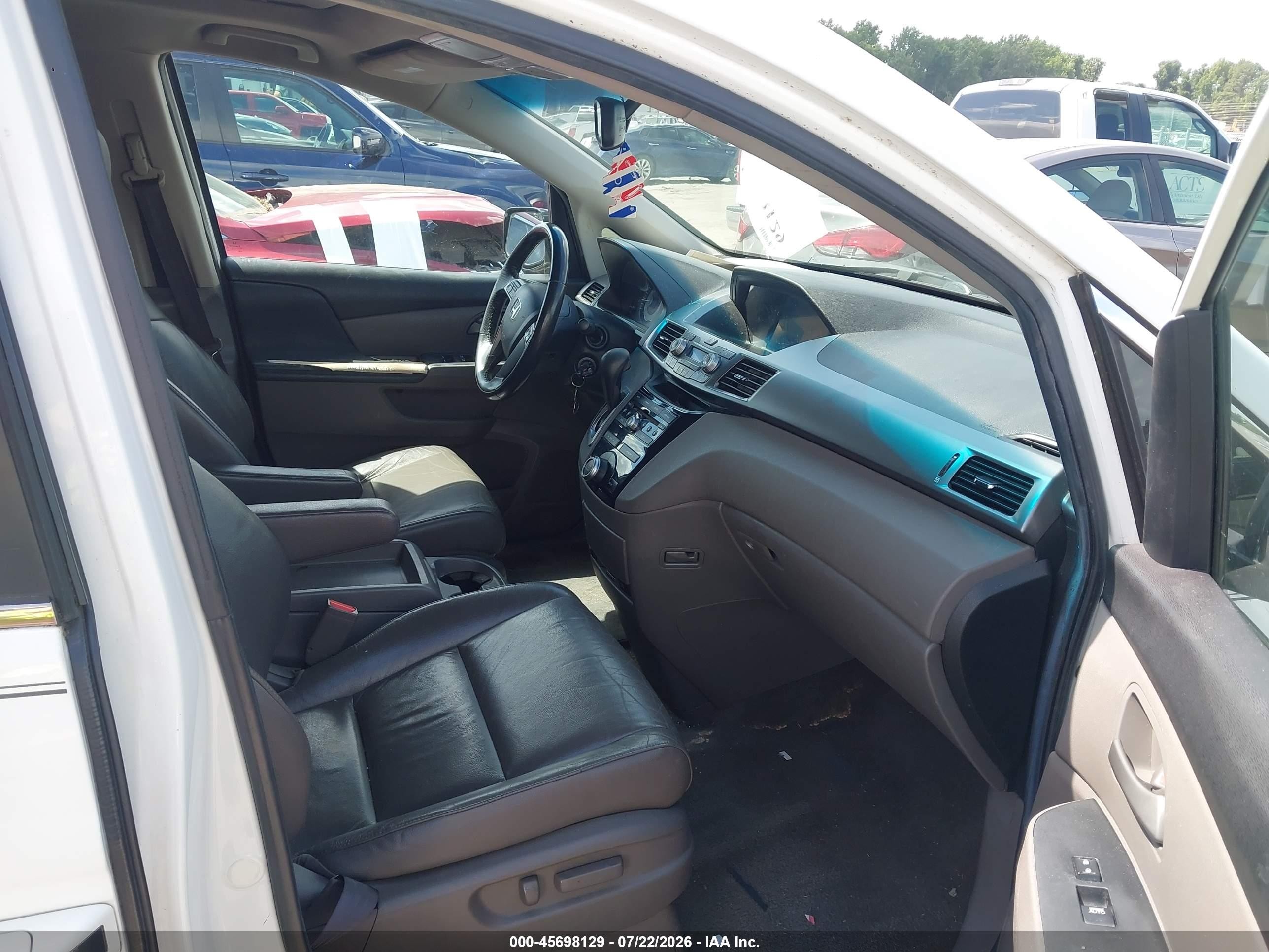2012 Honda Odyssey Ex-l White vin: 5FNRL5H68CB030325