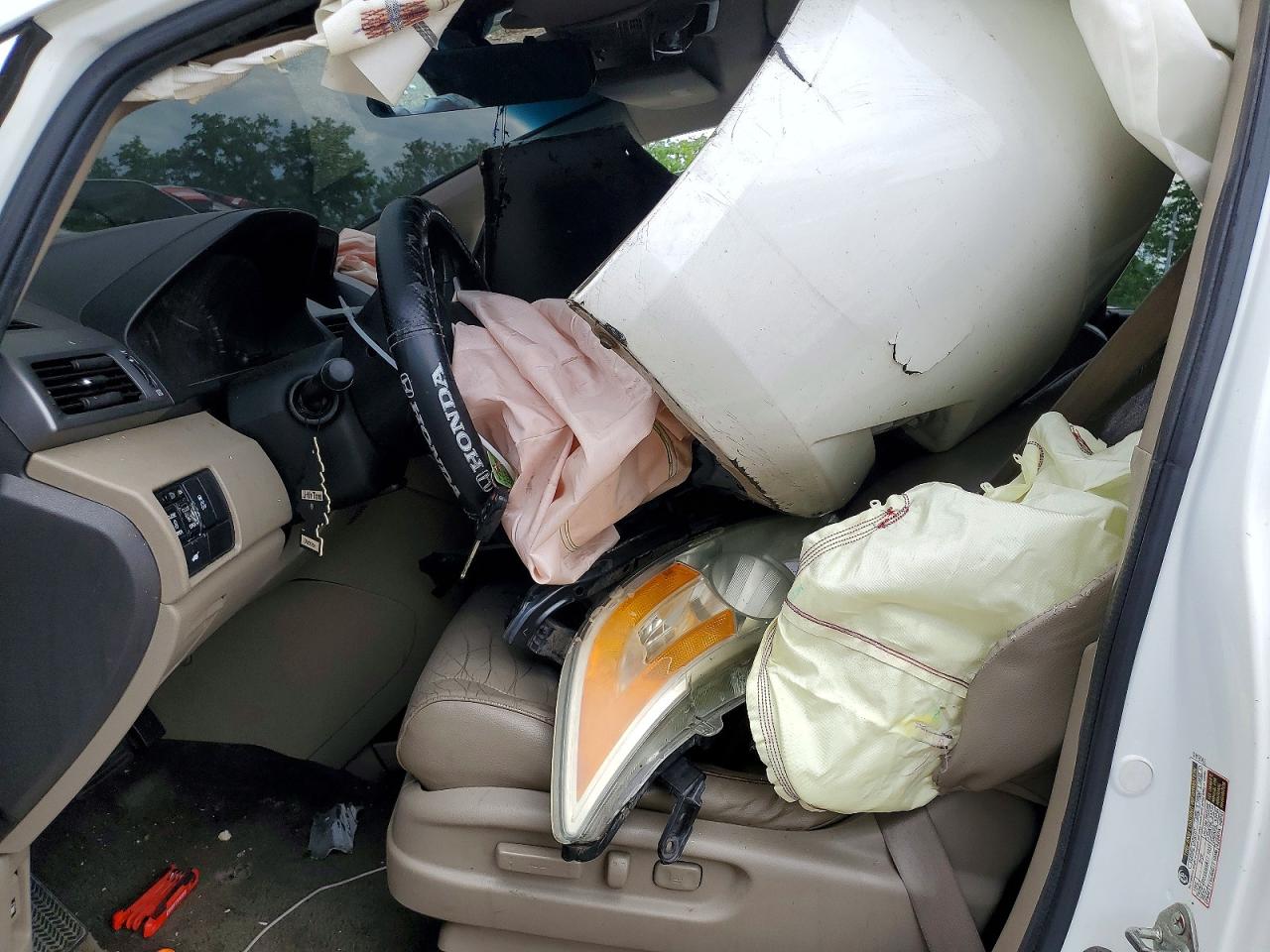 2012 Honda Odyssey Exl White vin: 5FNRL5H68CB032267
