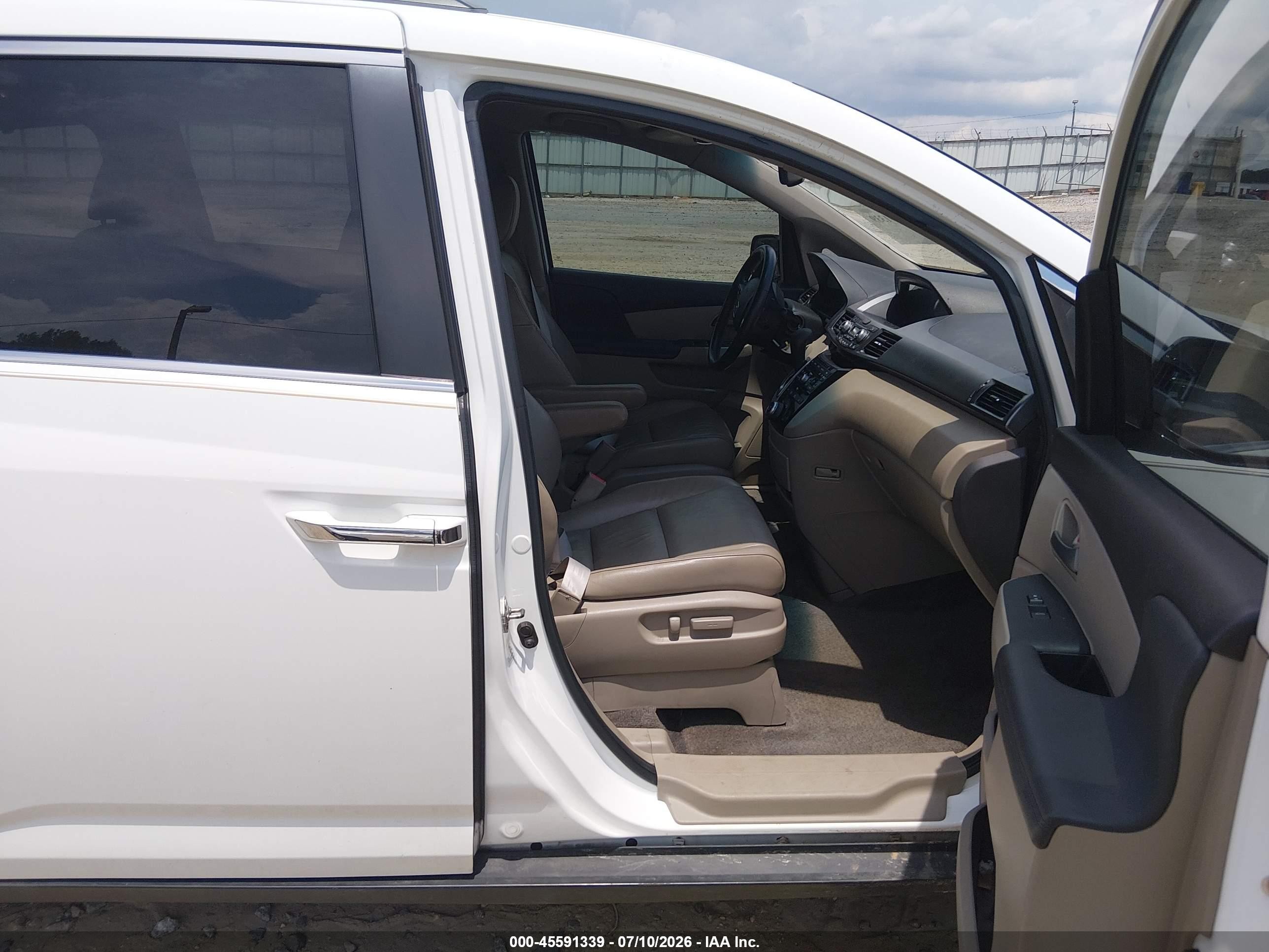 2012 Honda Odyssey Ex-l White vin: 5FNRL5H68CB063664