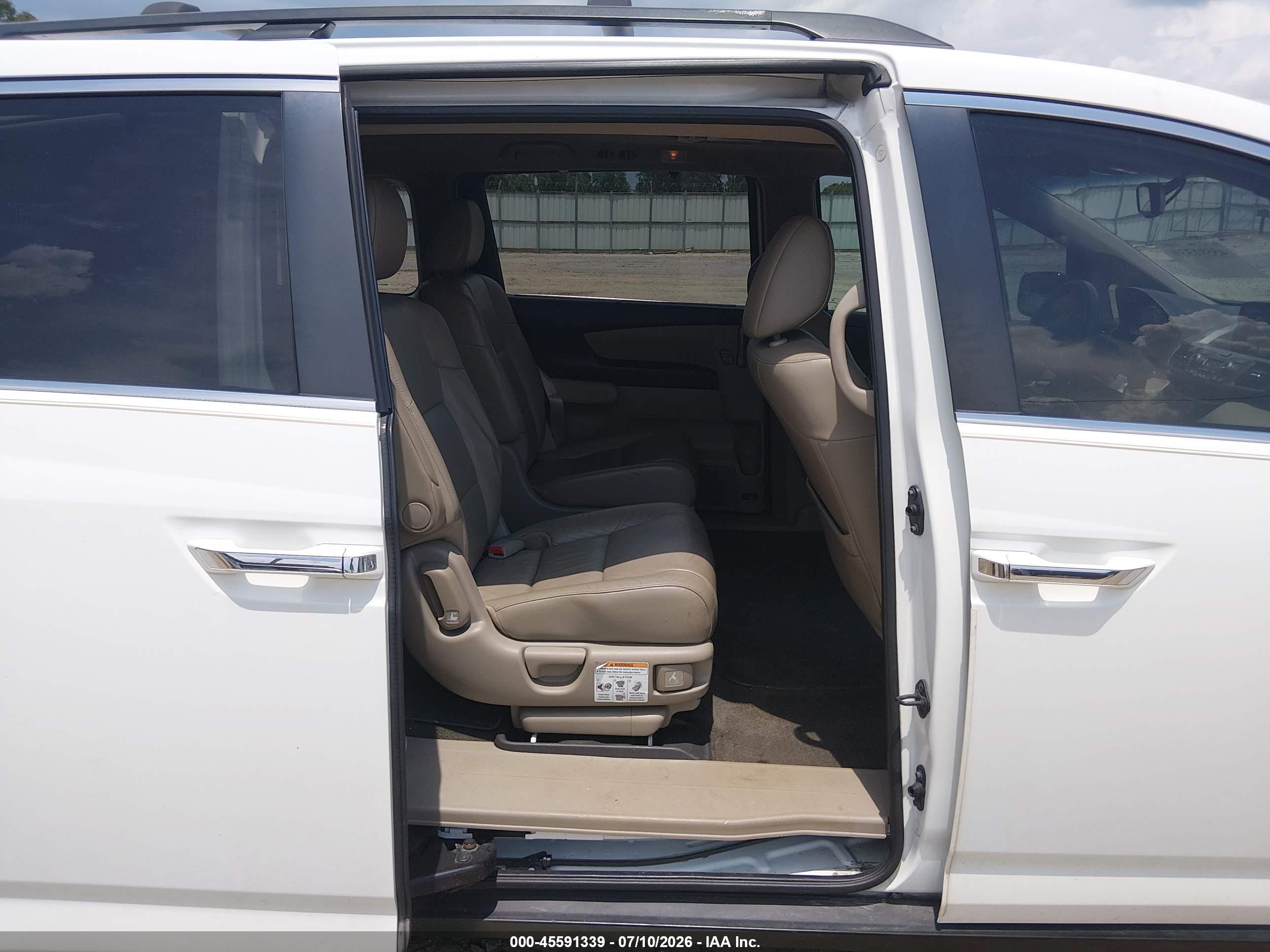 2012 Honda Odyssey Ex-l White vin: 5FNRL5H68CB063664