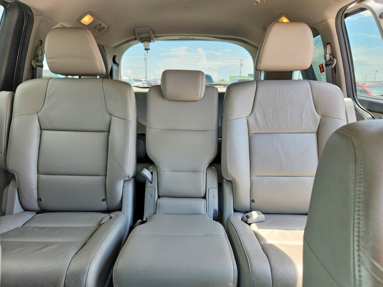 2013 Honda Odyssey Silver vin: 5FNRL5H68DB023957