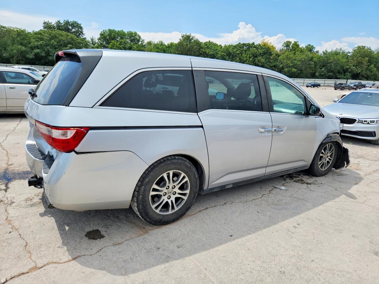 2013 Honda Odyssey Silver vin: 5FNRL5H68DB023957