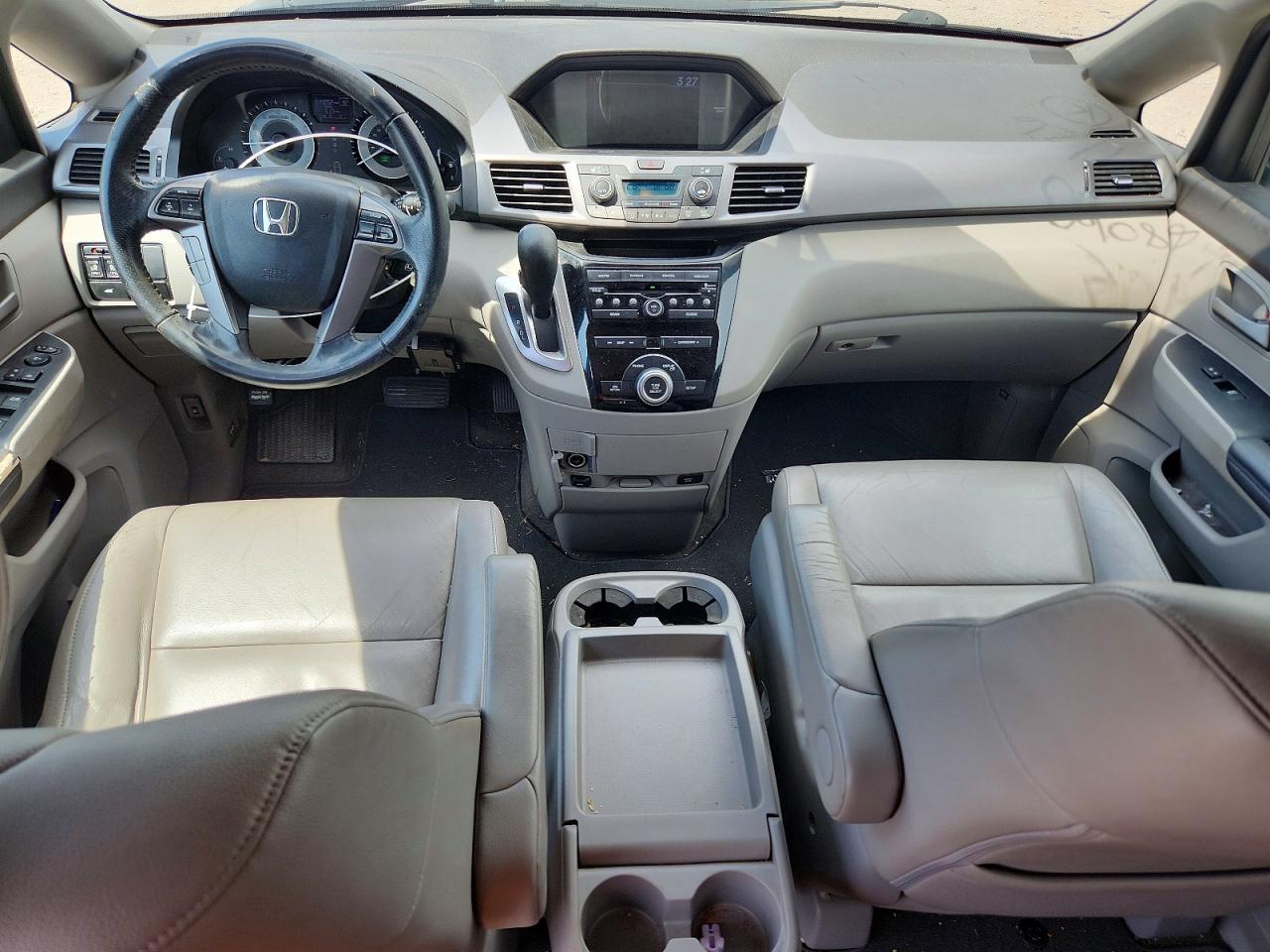 2013 Honda Odyssey Silver vin: 5FNRL5H68DB023957