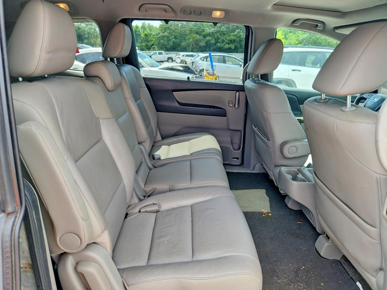 2013 Honda Odyssey Silver vin: 5FNRL5H68DB023957