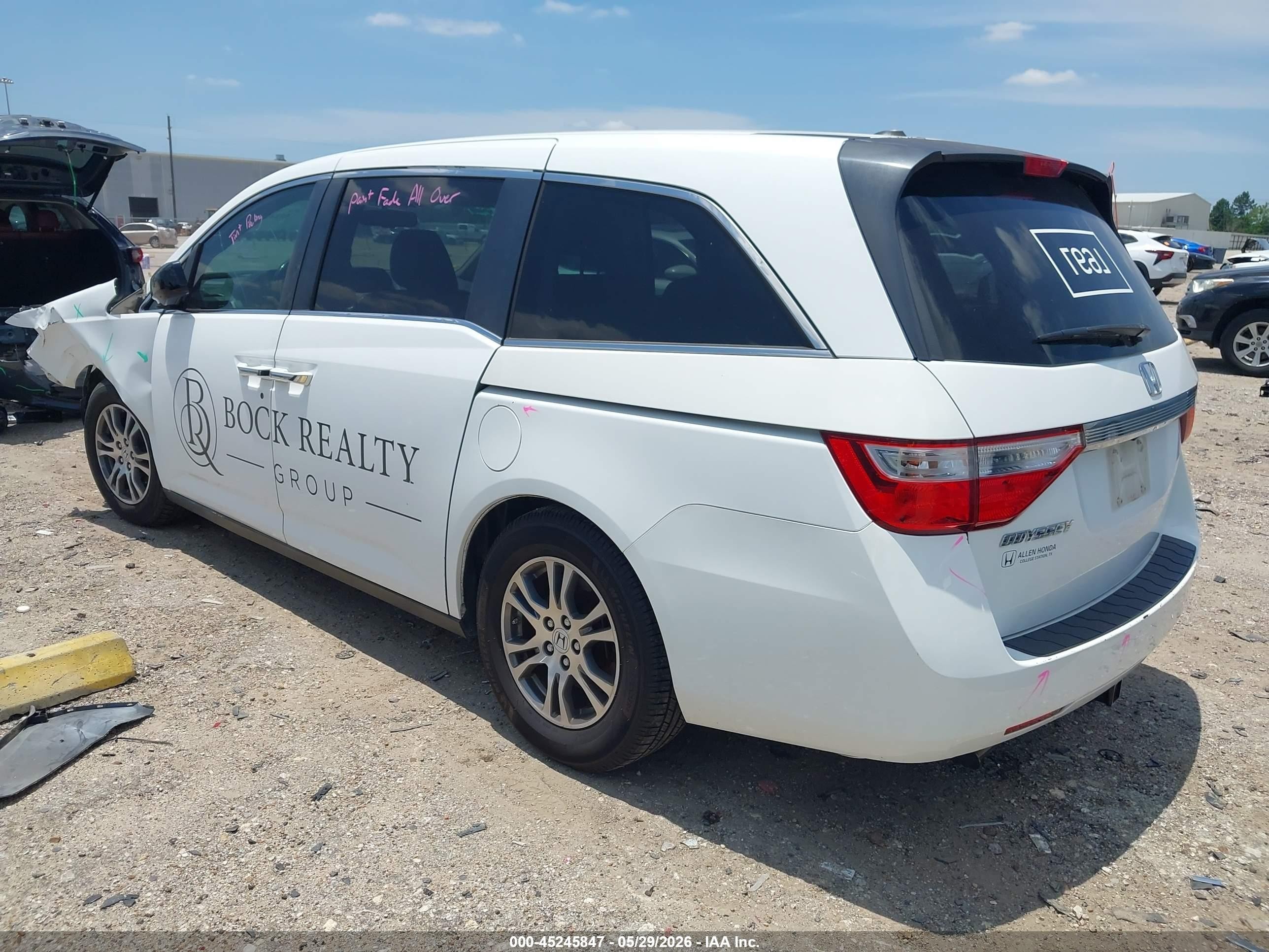 2013 Honda Odyssey Ex-l White vin: 5FNRL5H68DB044906