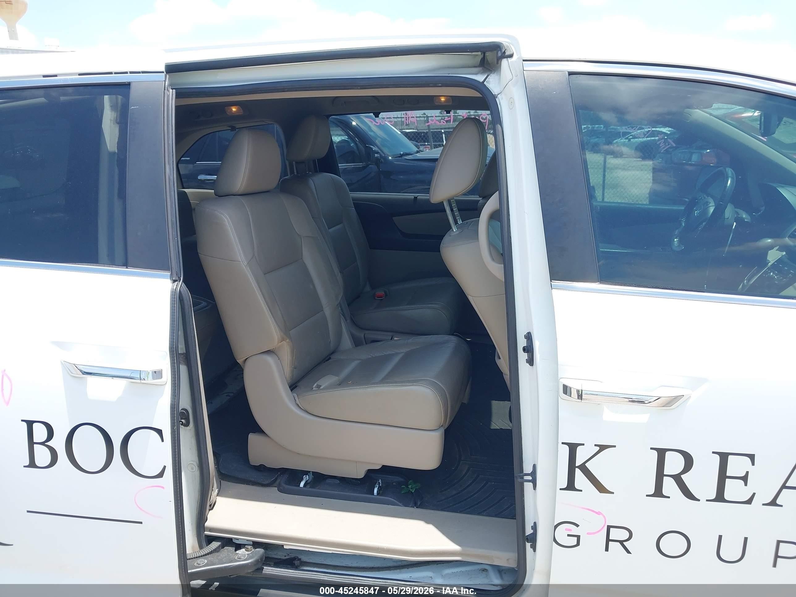 2013 Honda Odyssey Ex-l White vin: 5FNRL5H68DB044906