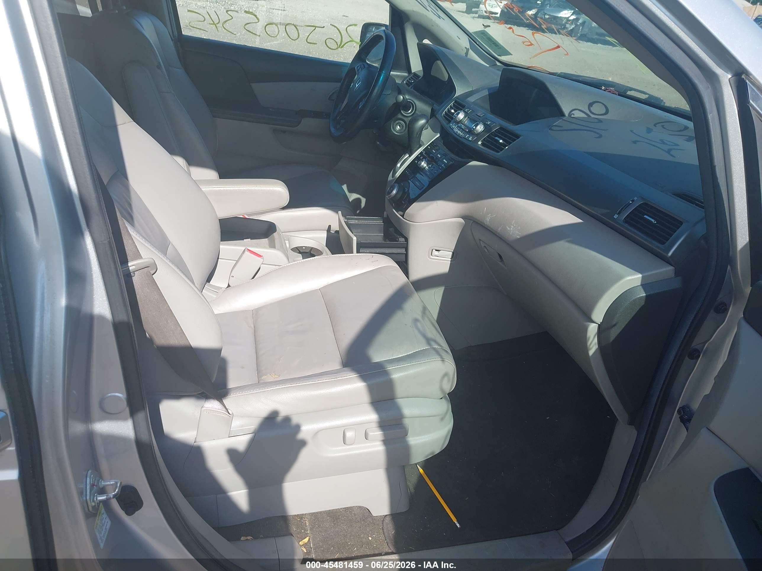 2013 Honda Odyssey Ex-l Silver vin: 5FNRL5H68DB053802