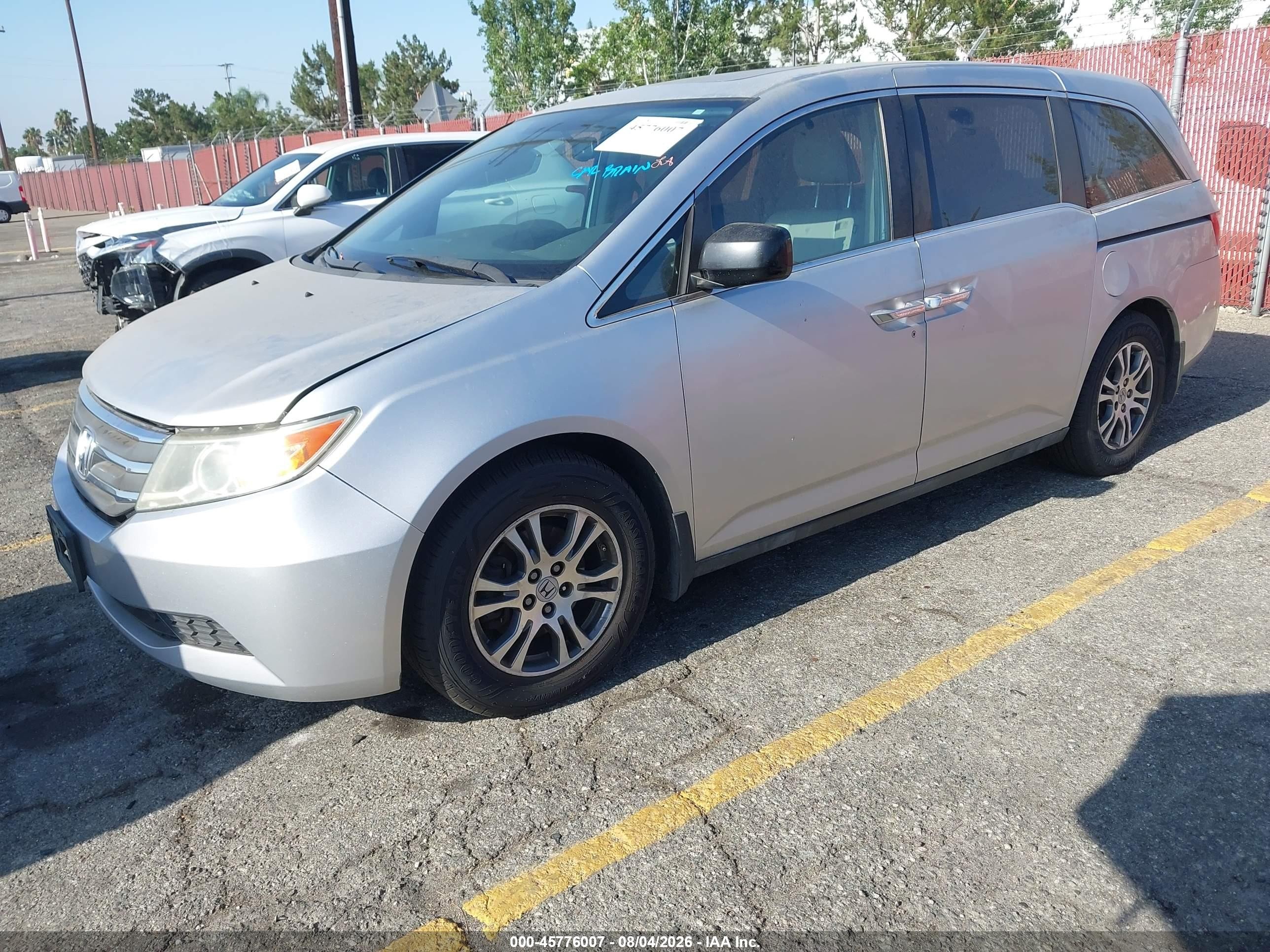 2013 Honda Odyssey Ex-l Серебряный vin: 5FNRL5H68DB060510