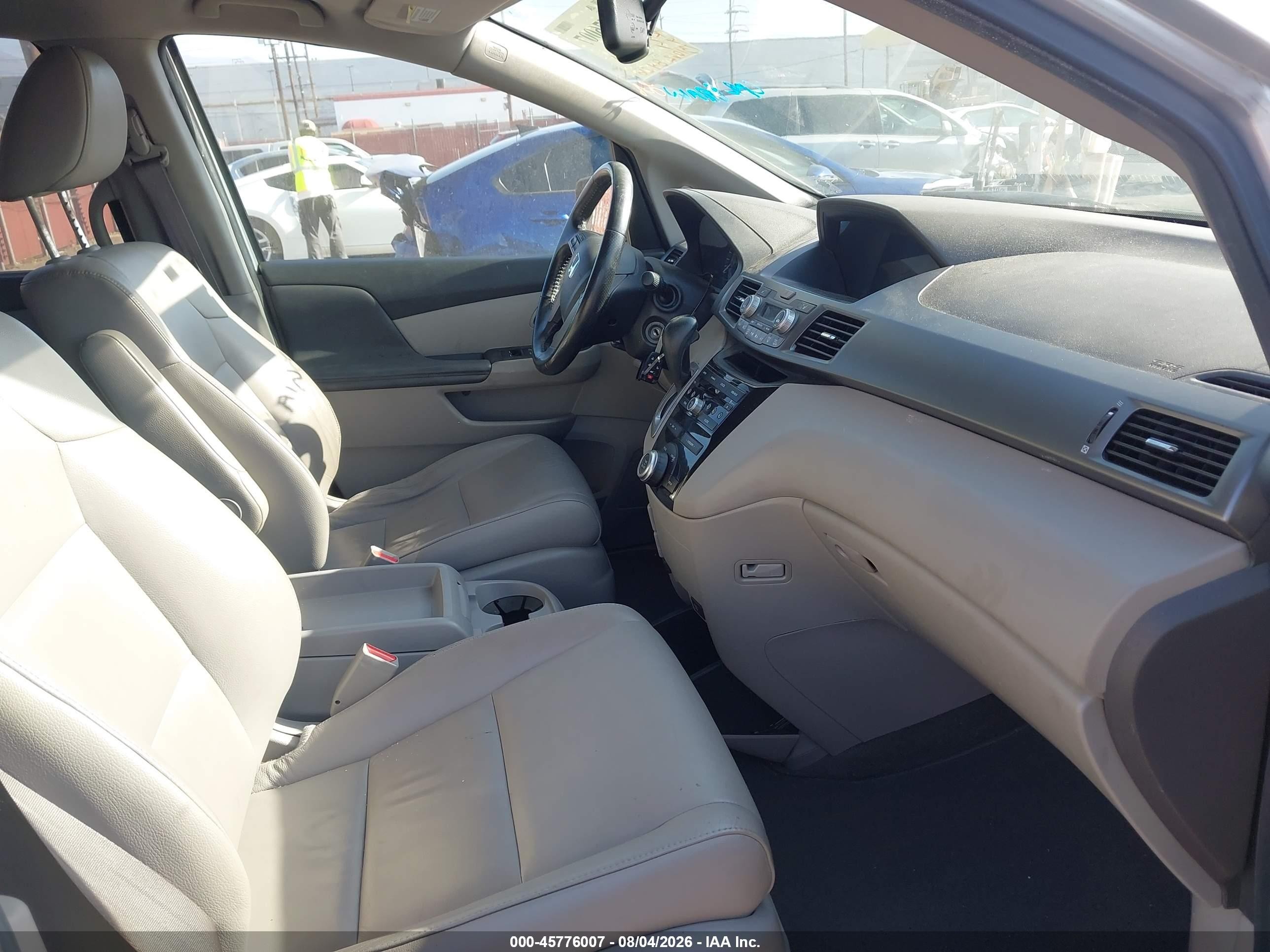 2013 Honda Odyssey Ex-l Серебряный vin: 5FNRL5H68DB060510
