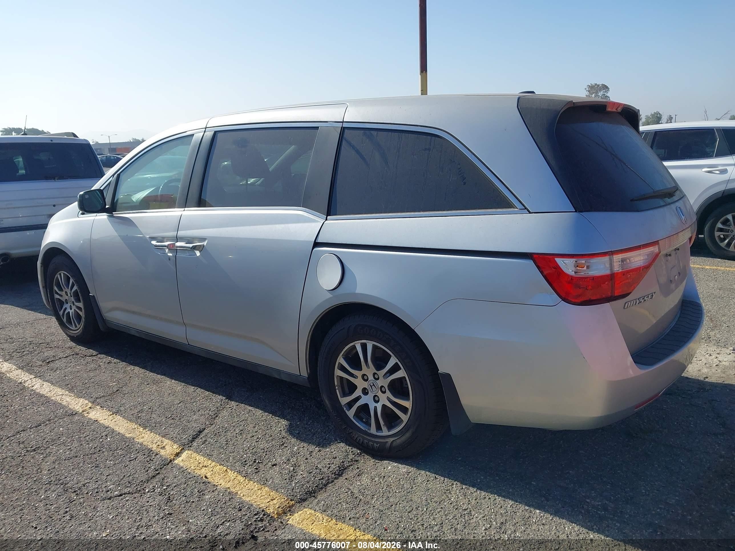 2013 Honda Odyssey Ex-l Серебряный vin: 5FNRL5H68DB060510