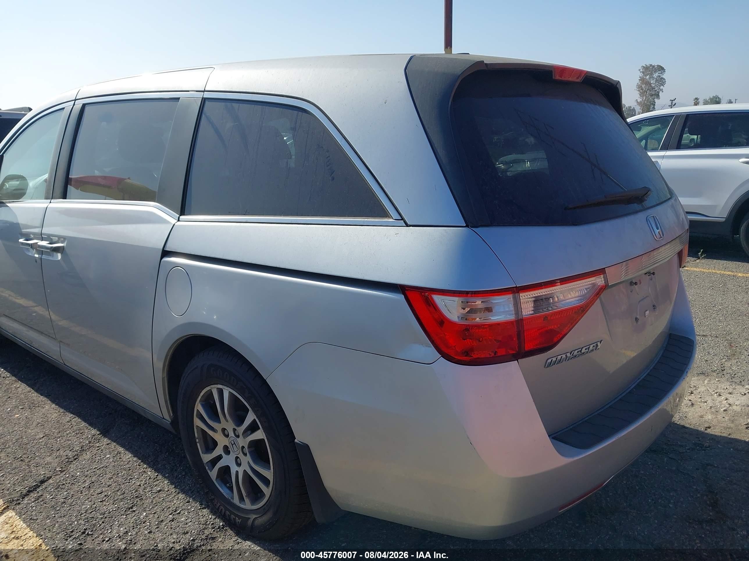 2013 Honda Odyssey Ex-l Серебряный vin: 5FNRL5H68DB060510
