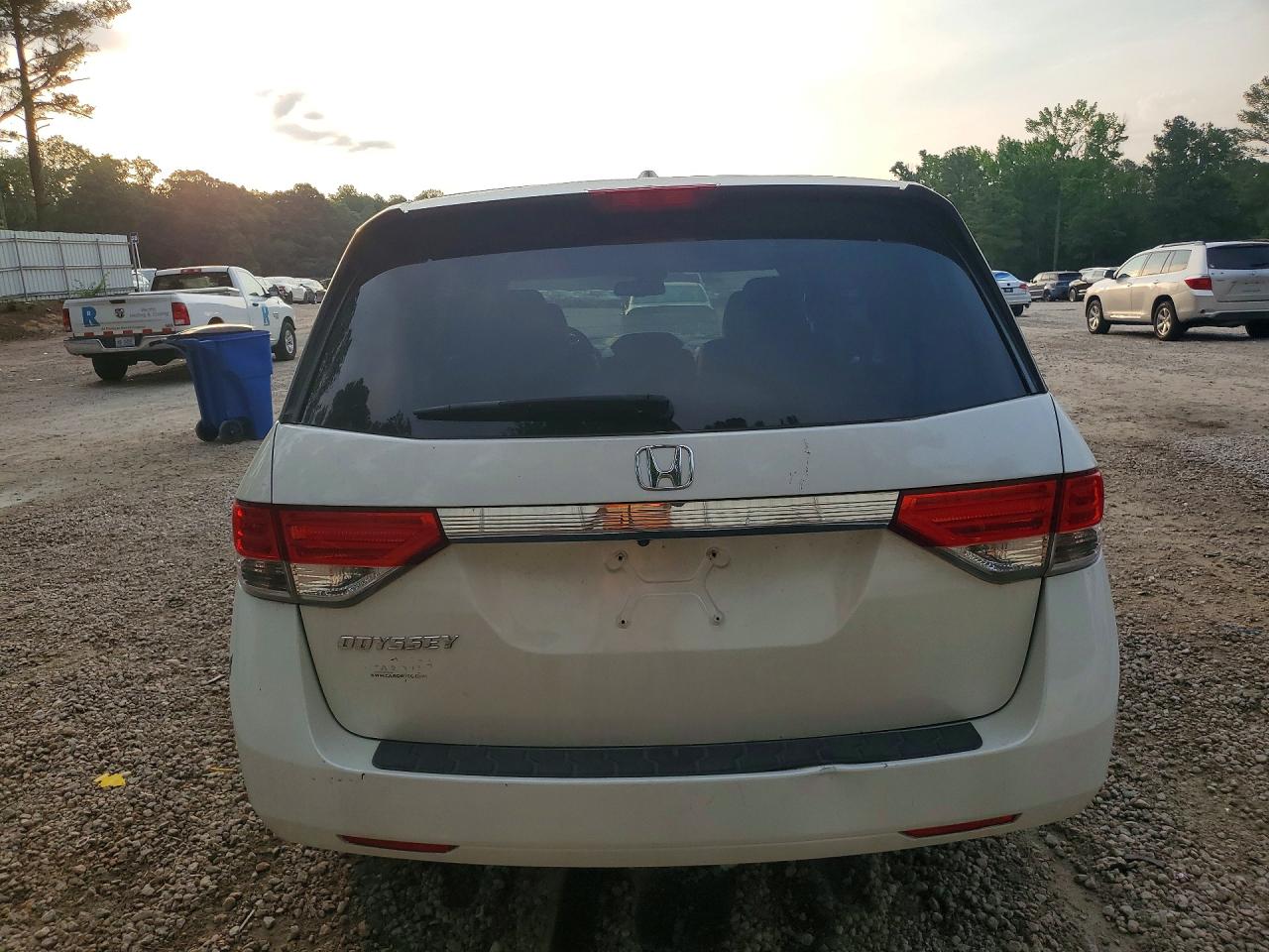 2014 Honda Odyssey Exl White vin: 5FNRL5H68EB016699