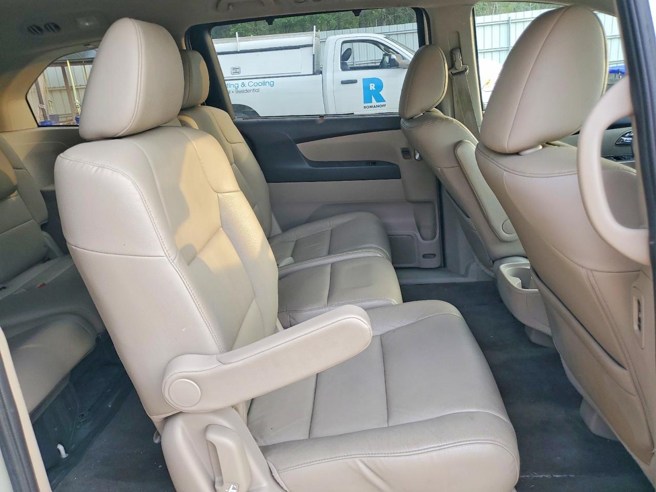 2014 Honda Odyssey Exl White vin: 5FNRL5H68EB016699