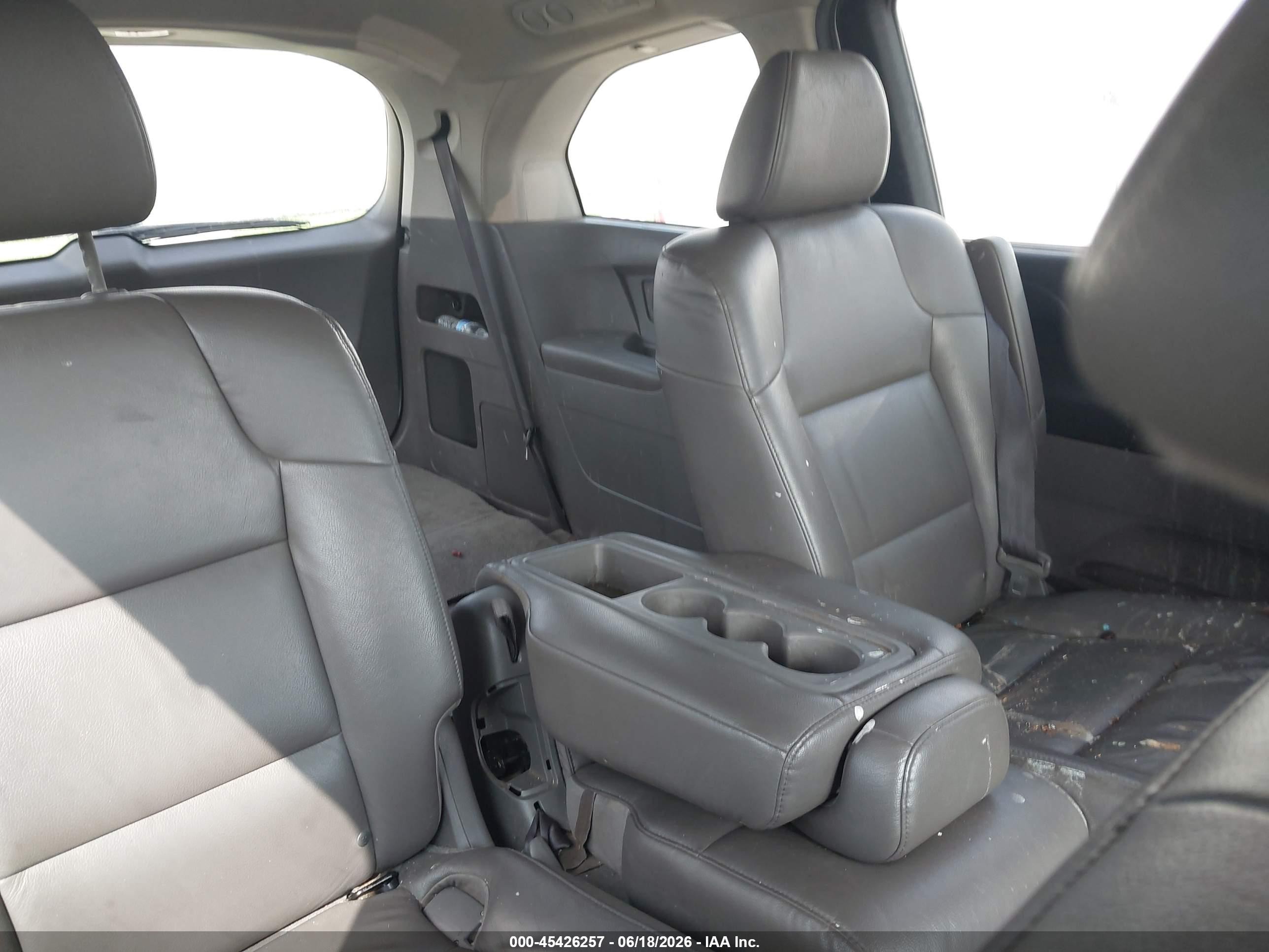 2014 Honda Odyssey Ex-l Silver vin: 5FNRL5H68EB042185