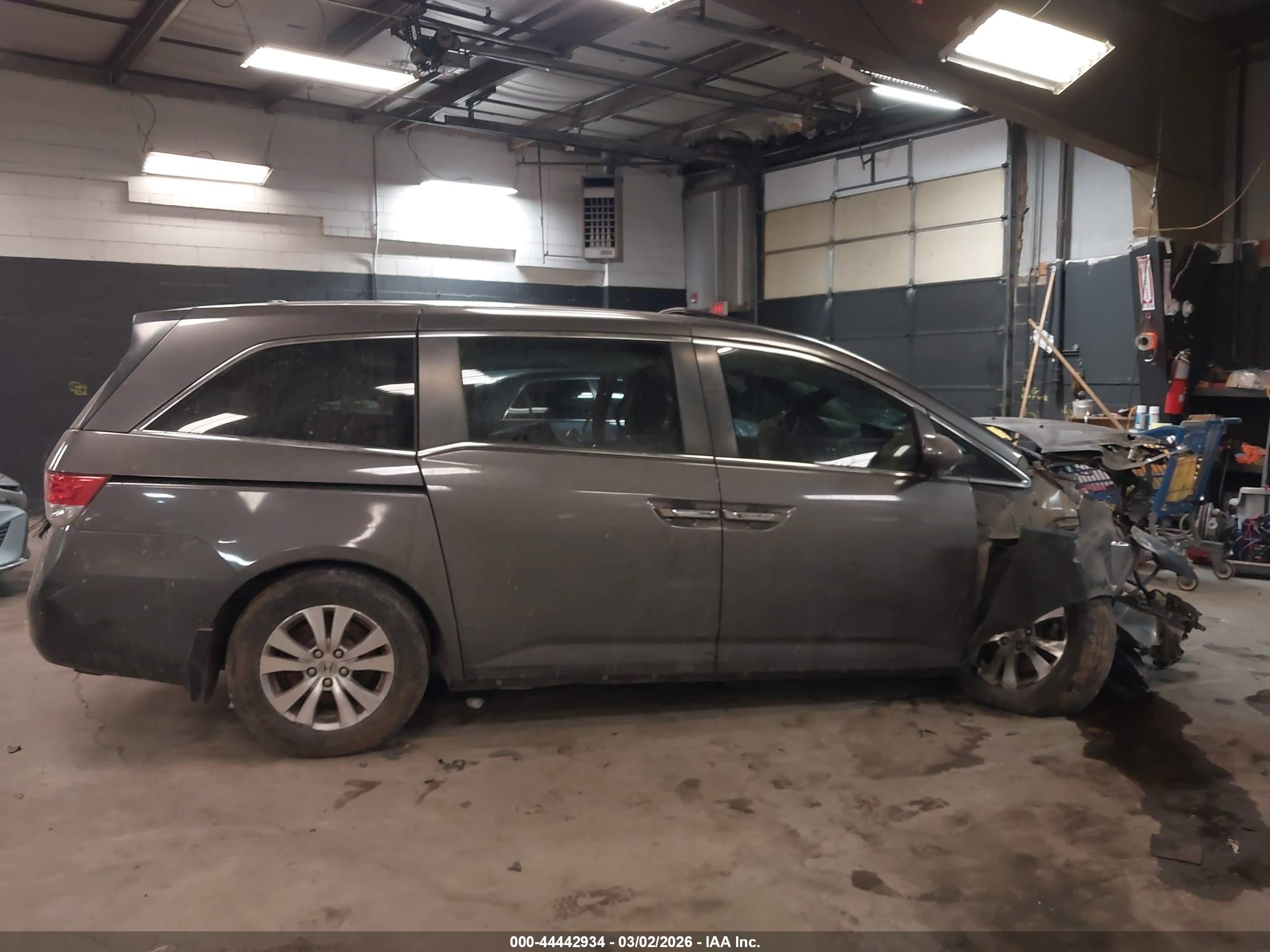 2014 Honda Odyssey Ex-l Gray vin: 5FNRL5H68EB120240