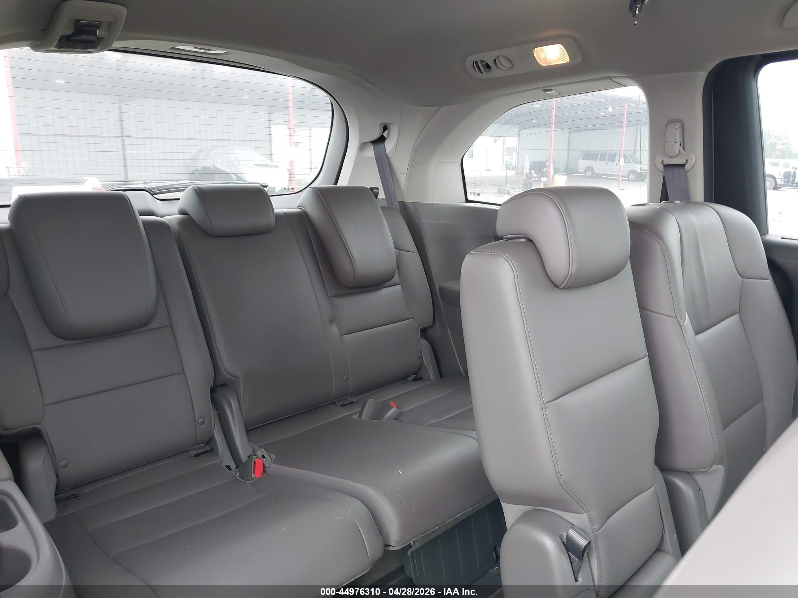 2015 Honda Odyssey Ex-l Gray vin: 5FNRL5H68FB070828