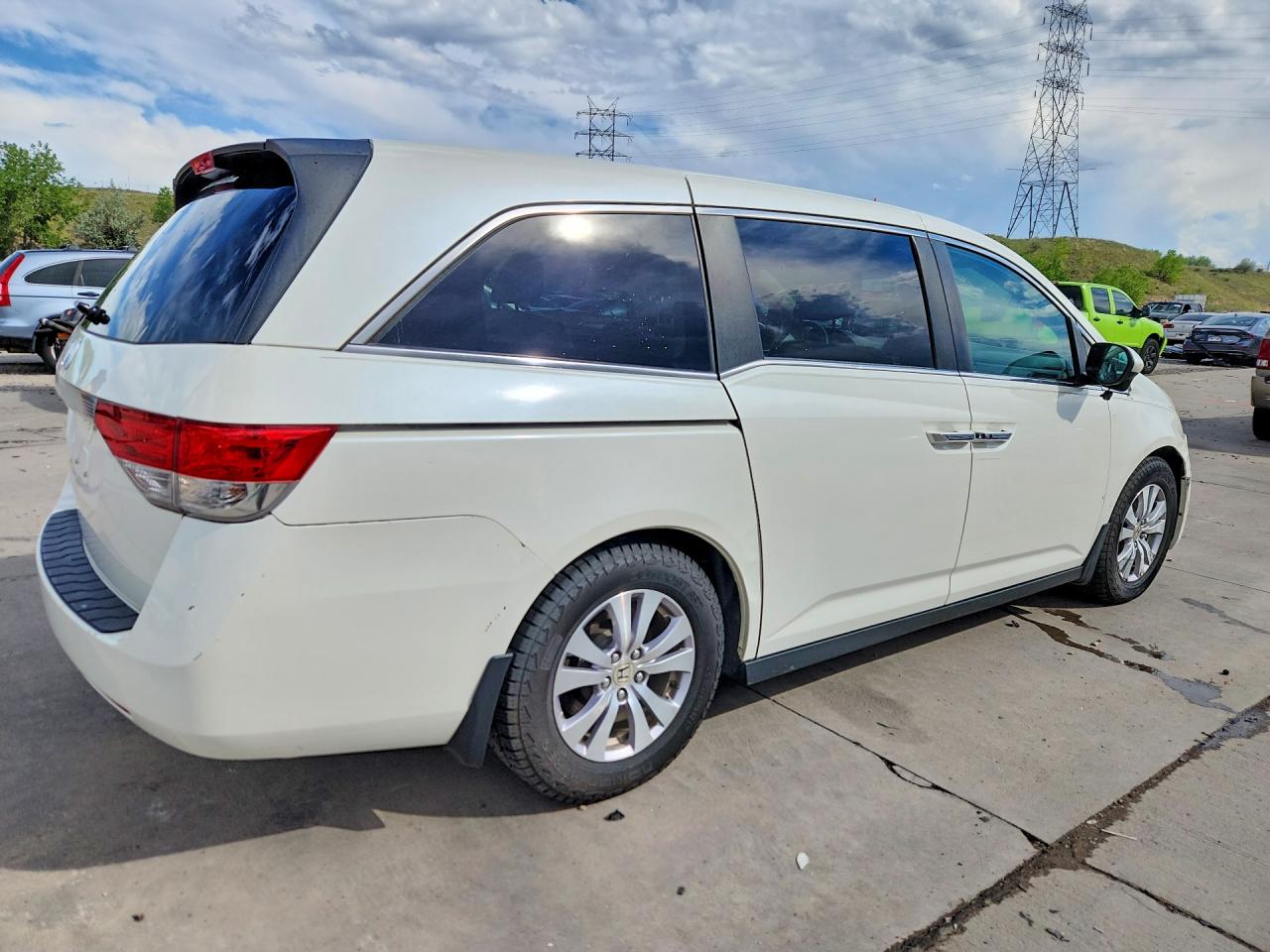 2015 Honda Odyssey Exl White vin: 5FNRL5H68FB124404
