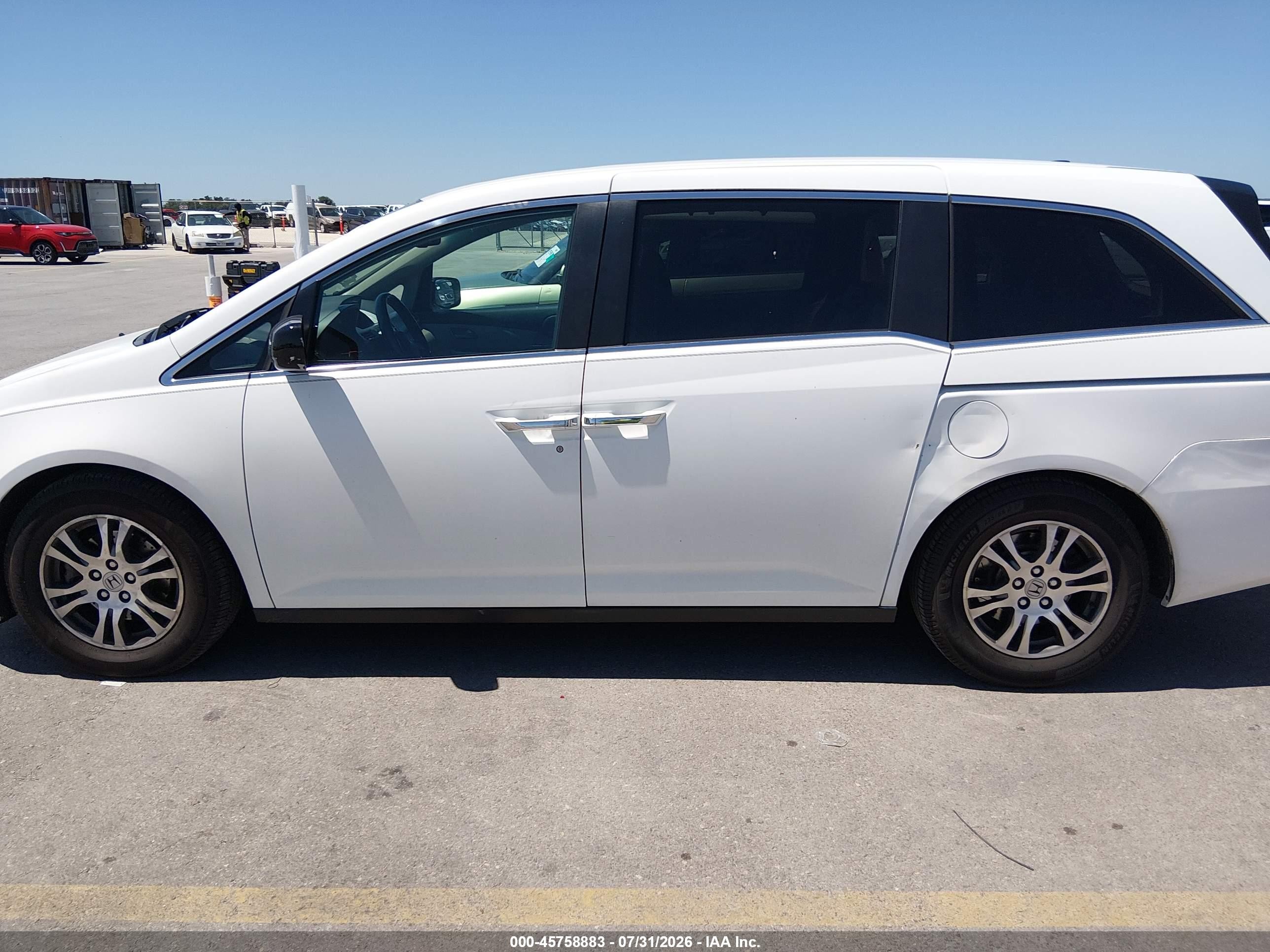 2011 Honda Odyssey Ex-l White vin: 5FNRL5H69BB102292