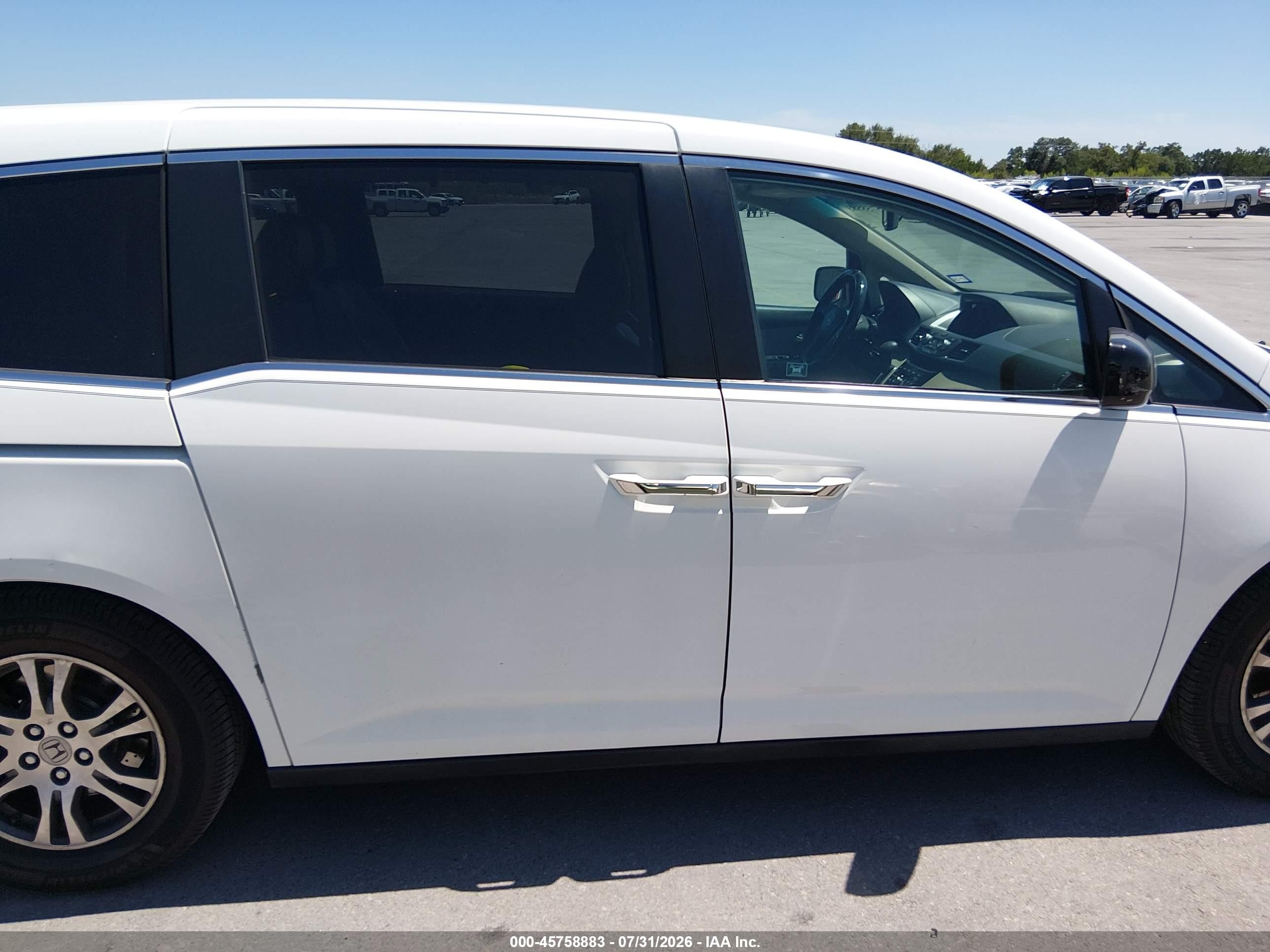 2011 Honda Odyssey Ex-l White vin: 5FNRL5H69BB102292