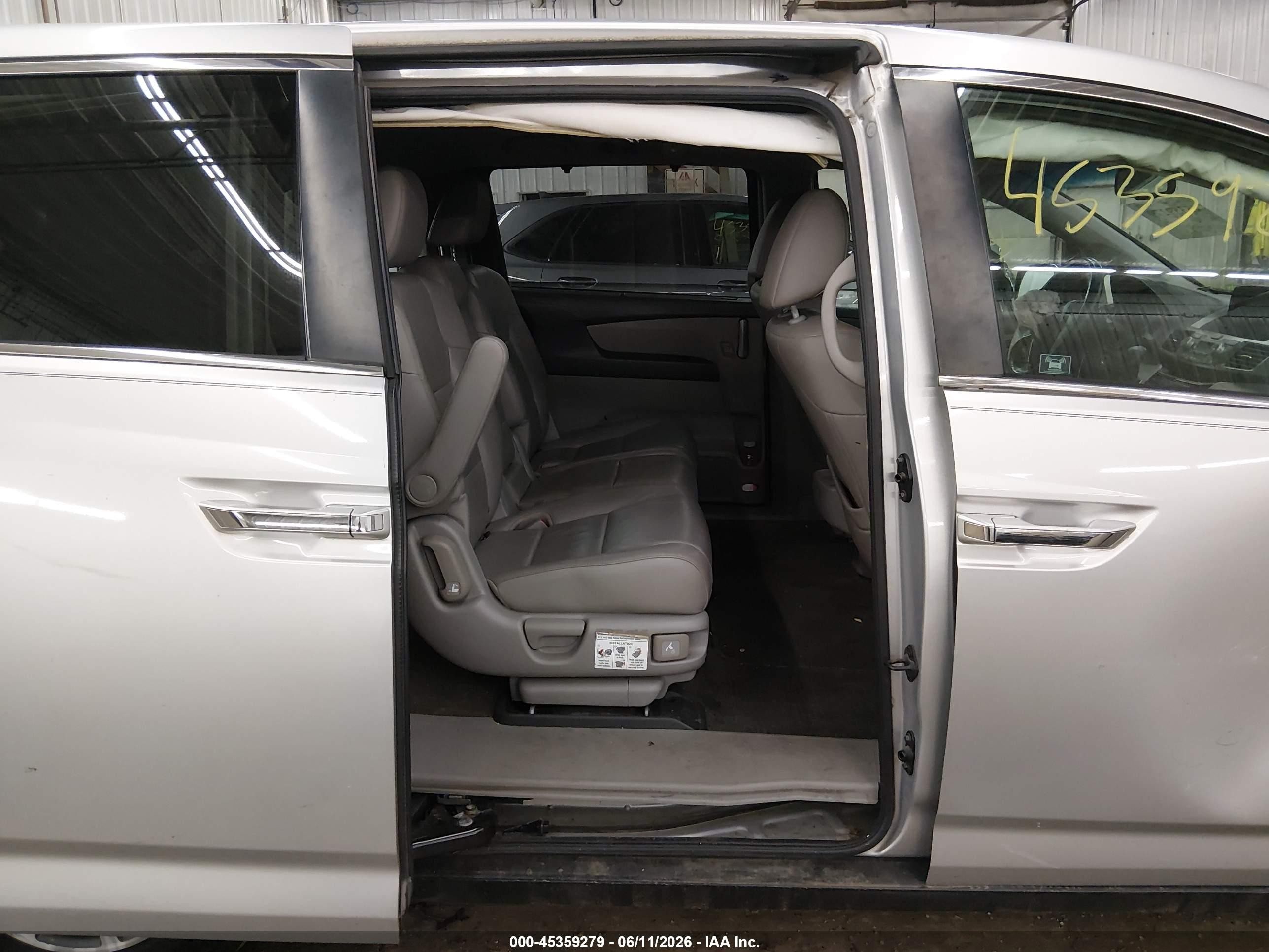 2012 Honda Odyssey Ex-l Silver vin: 5FNRL5H69CB124231