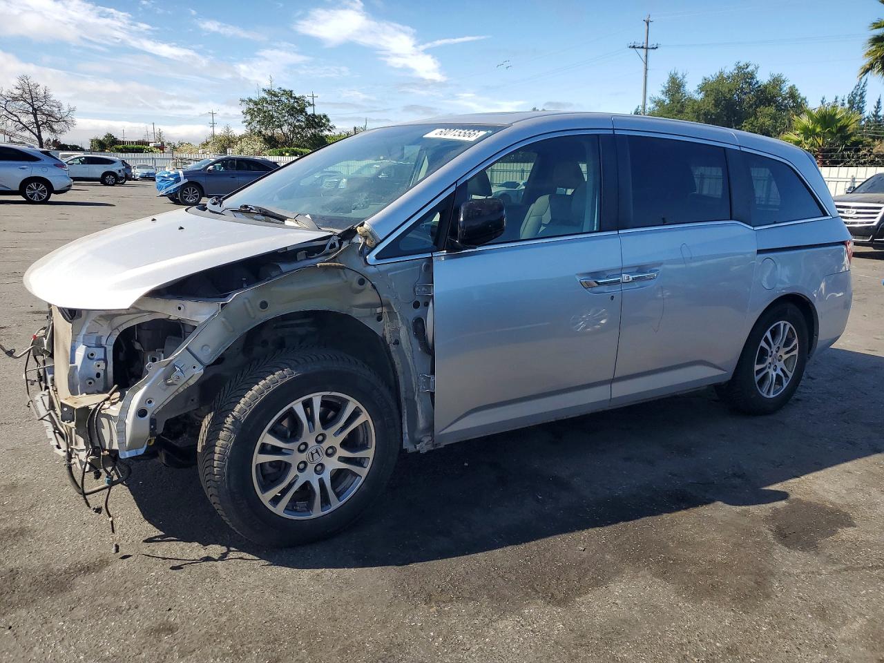 2013 Honda Odyssey Exl Silver vin: 5FNRL5H69DB056465