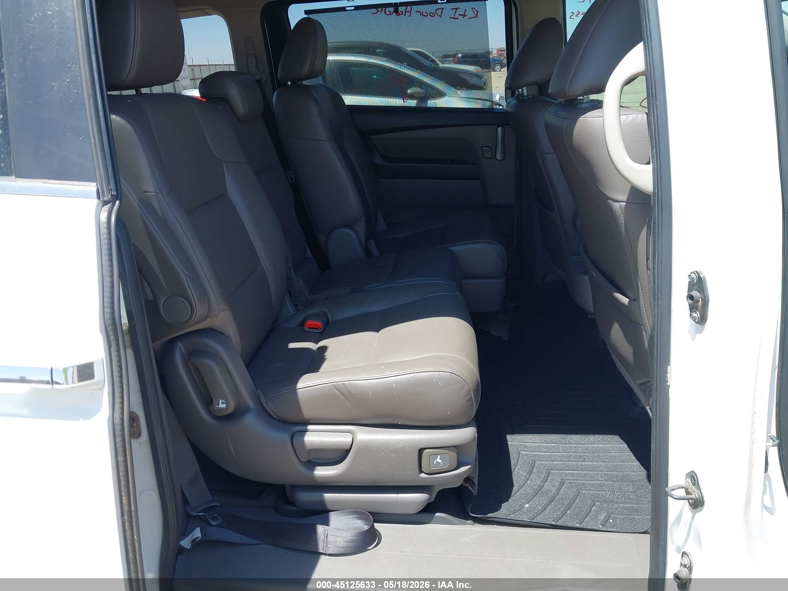 2013 Honda Odyssey Ex-l White vin: 5FNRL5H69DB072388