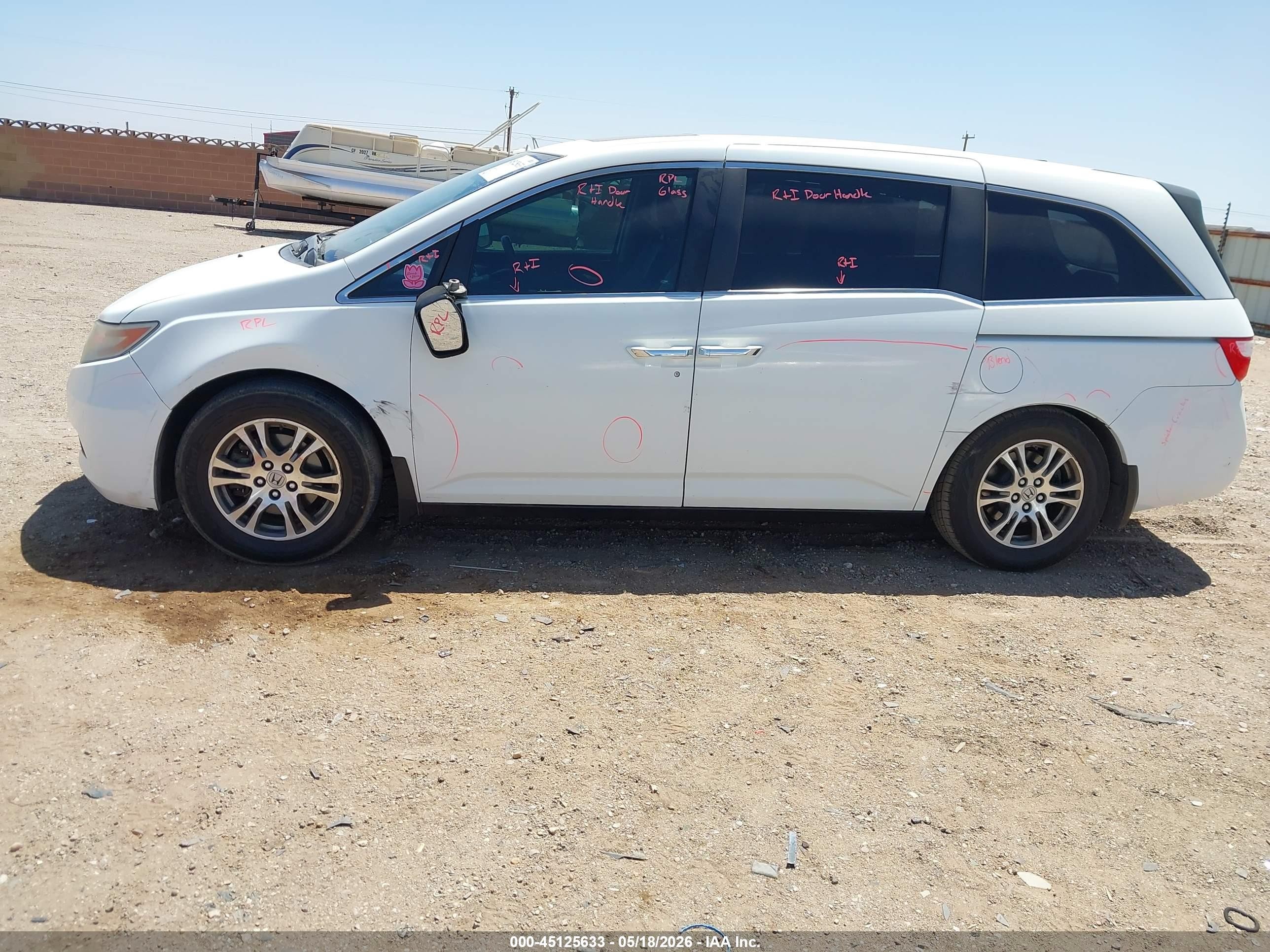 2013 Honda Odyssey Ex-l White vin: 5FNRL5H69DB072388