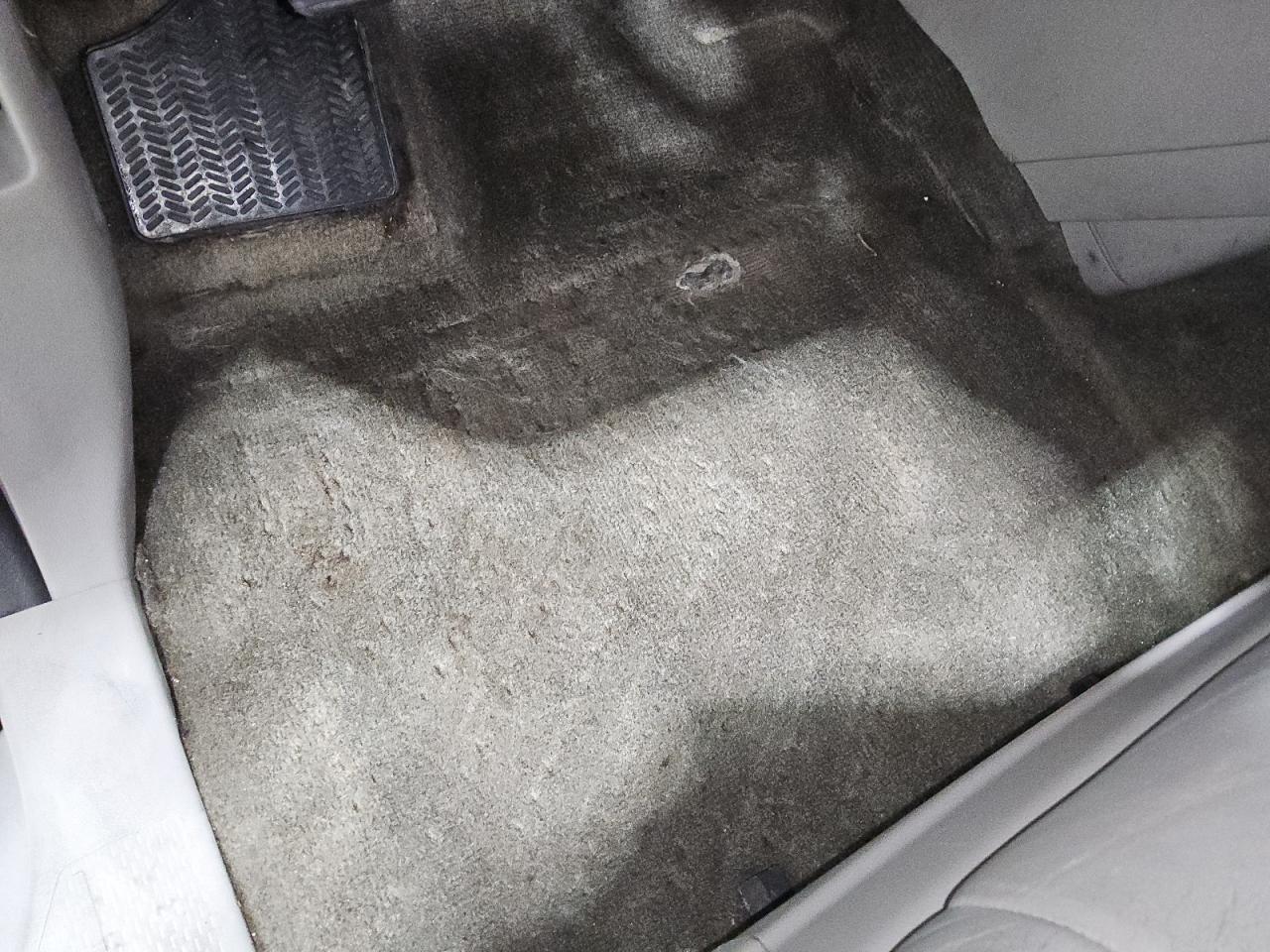 2014 Honda Odyssey Exl Black vin: 5FNRL5H69EB010250 Damage: Left Front Carpet, Torn, 4 To 5 Inches
