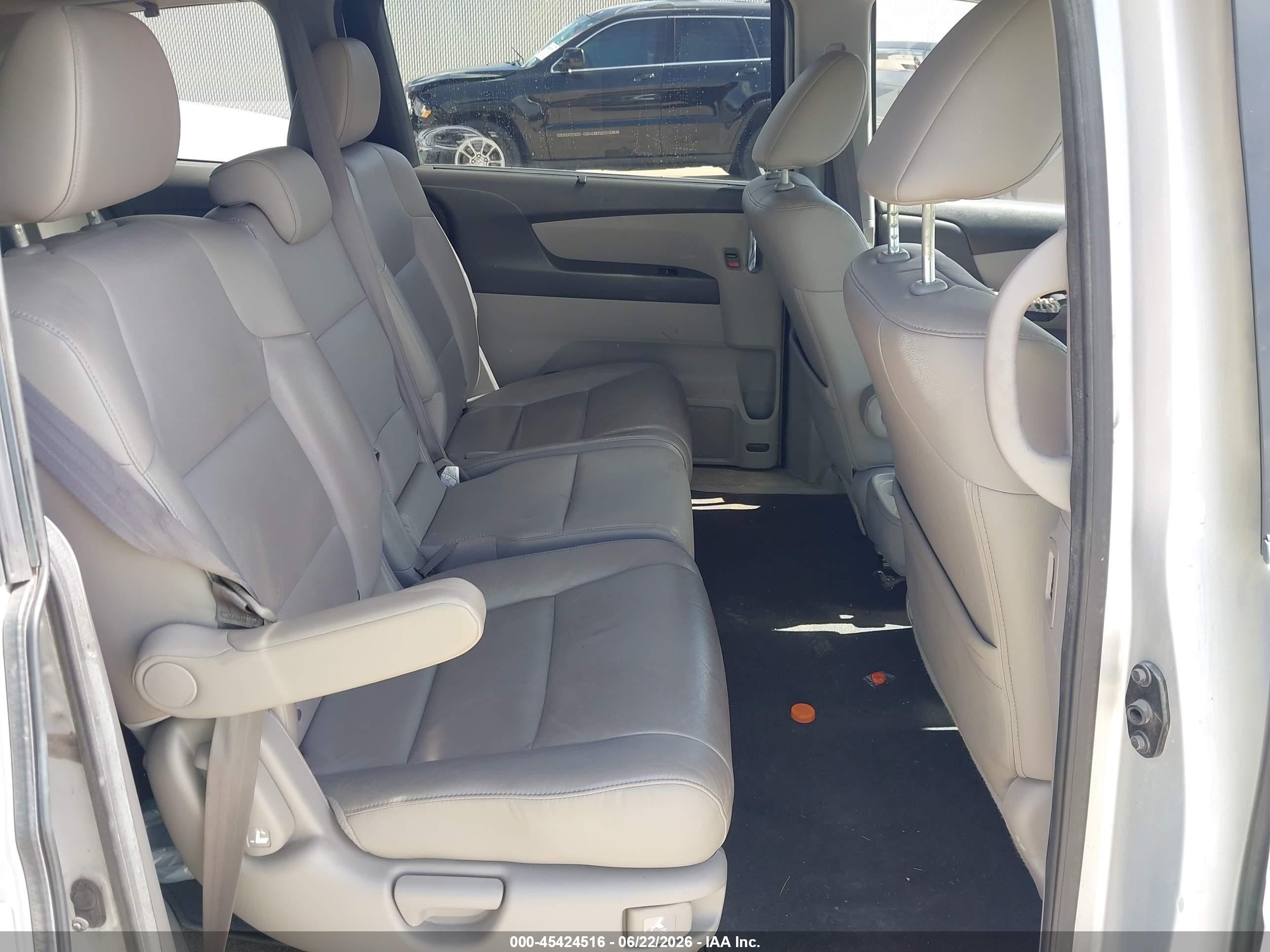 2014 Honda Odyssey Ex-l Silver vin: 5FNRL5H69EB022429