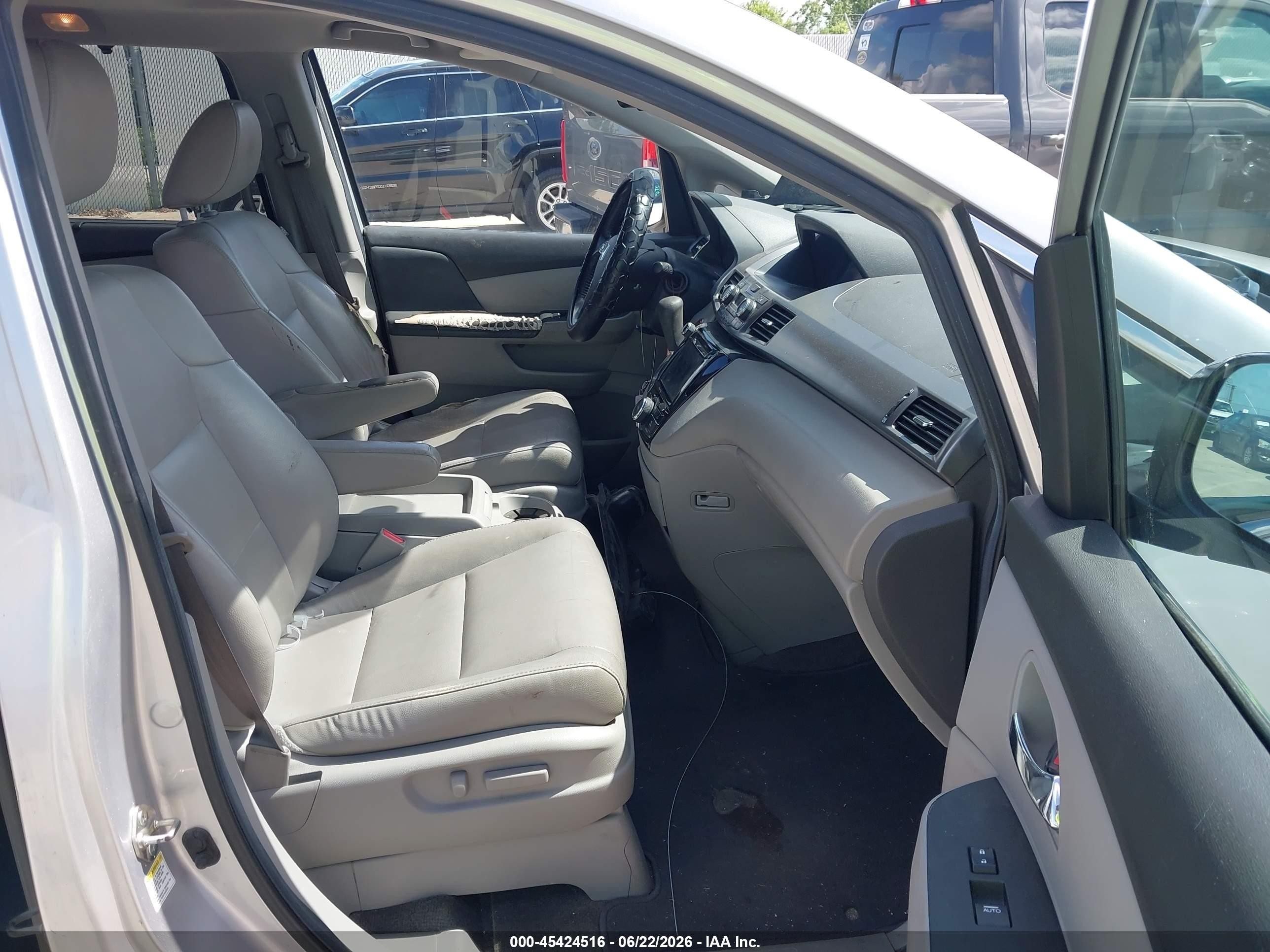 2014 Honda Odyssey Ex-l Silver vin: 5FNRL5H69EB022429