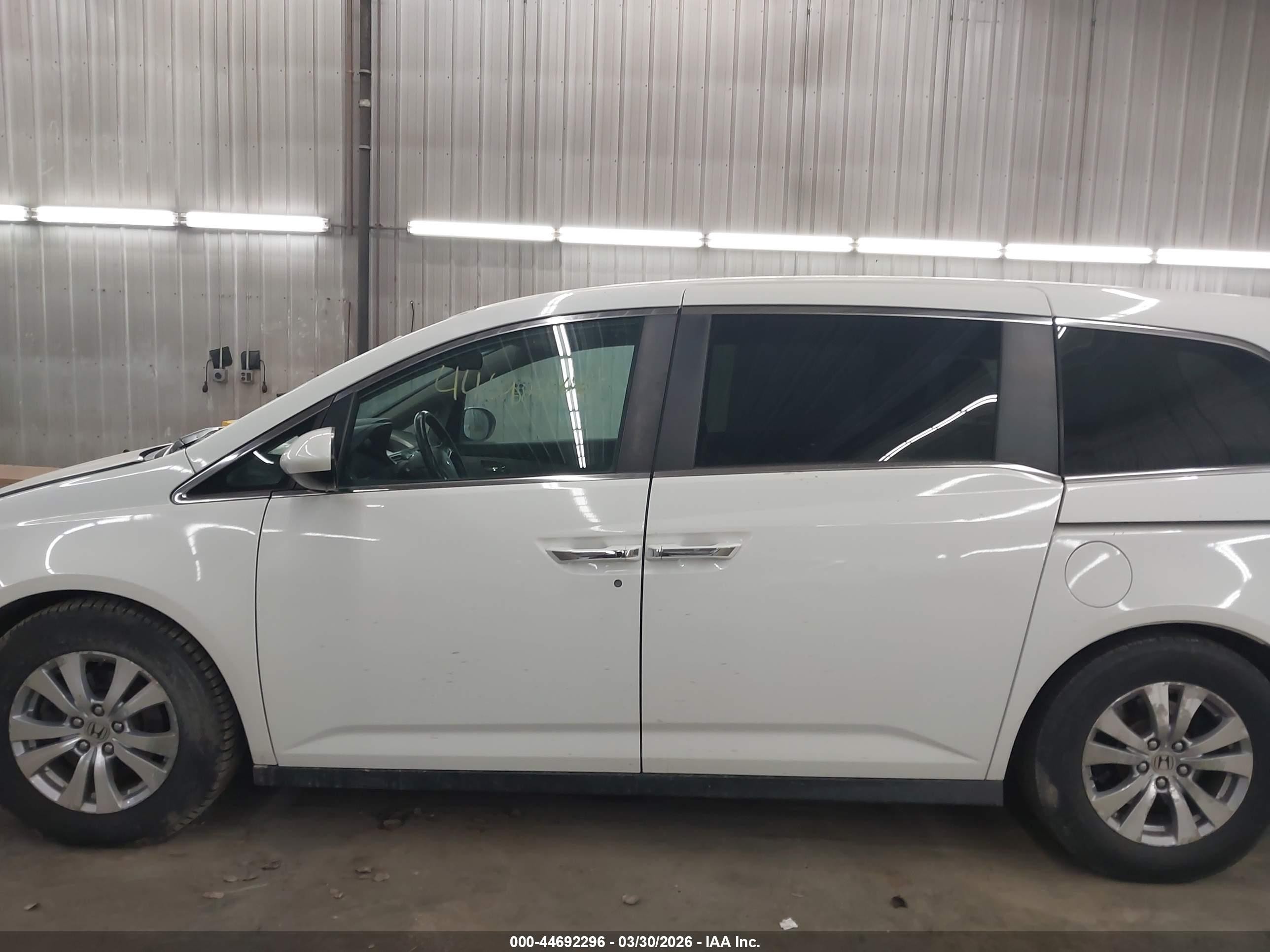 2015 Honda Odyssey Ex-l White vin: 5FNRL5H69FB046800