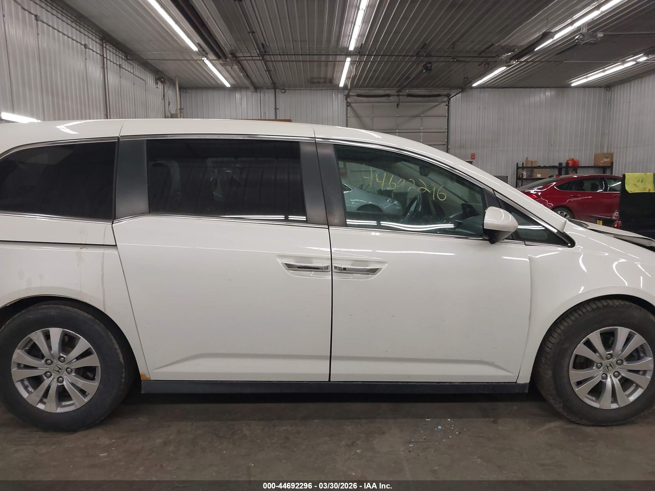 2015 Honda Odyssey Ex-l White vin: 5FNRL5H69FB046800