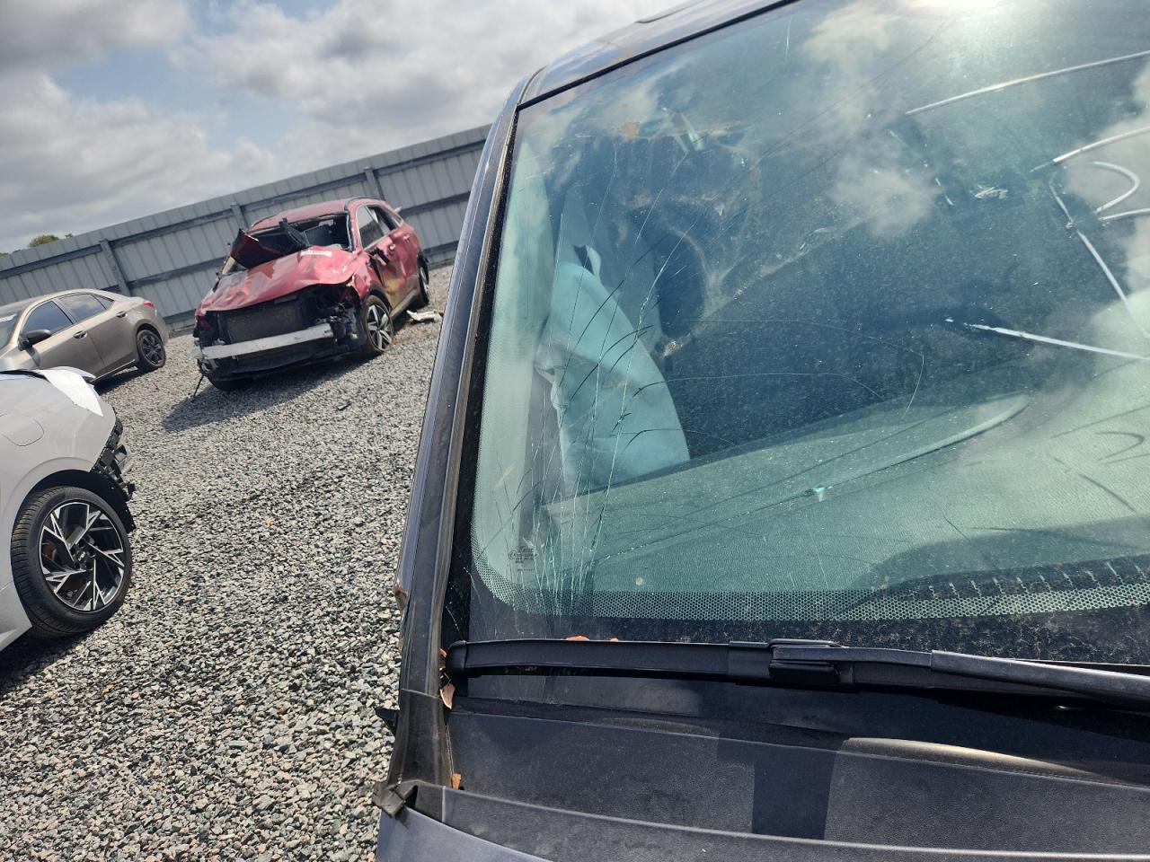 2015 Honda Odyssey Exl Серый vin: 5FNRL5H69FB080302 Damage: Windshield, Broken, Replacement Required