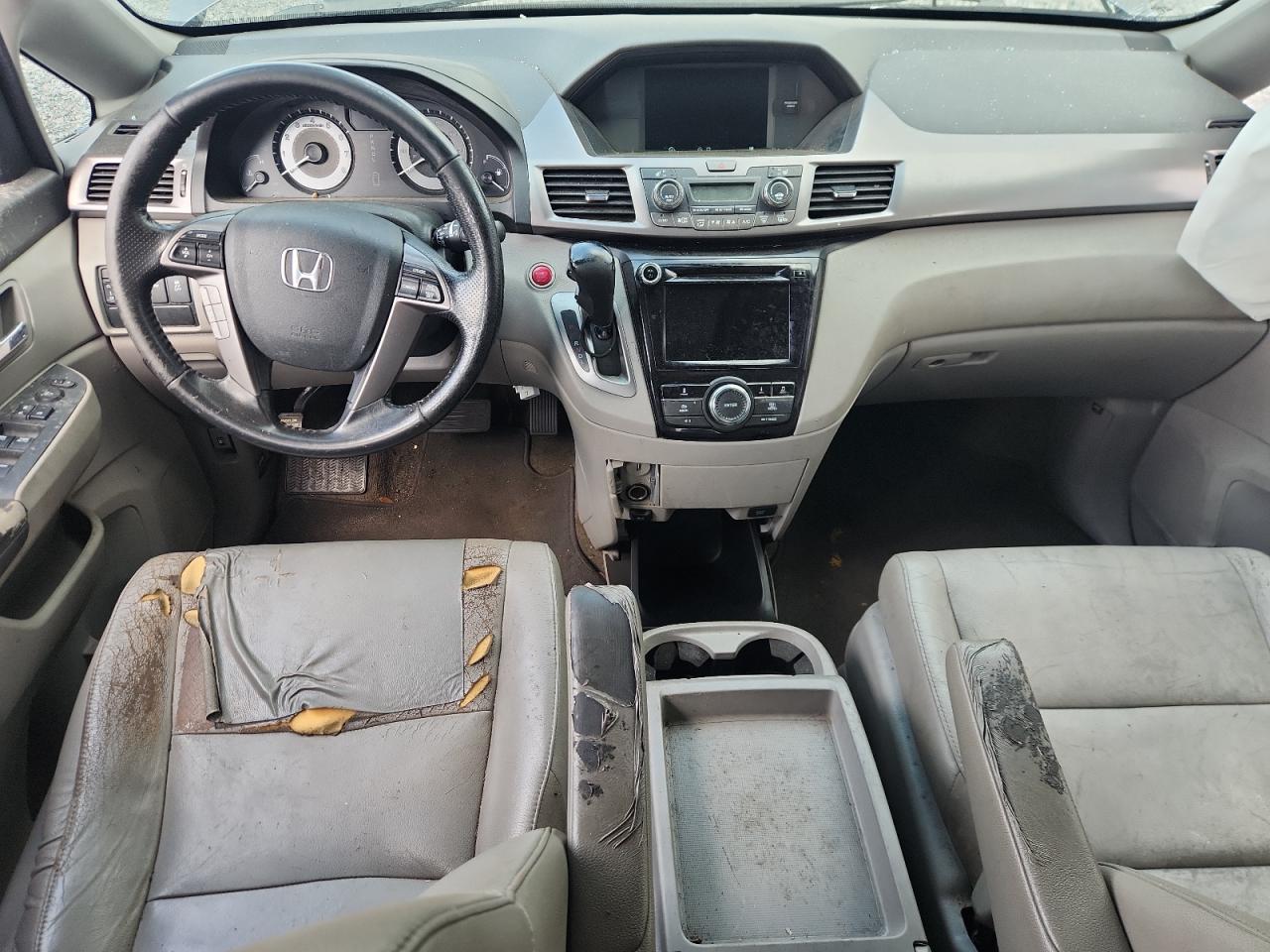 2015 Honda Odyssey Exl Серый vin: 5FNRL5H69FB080302 Damage: Right Front Armrest, Worn, Acceptable