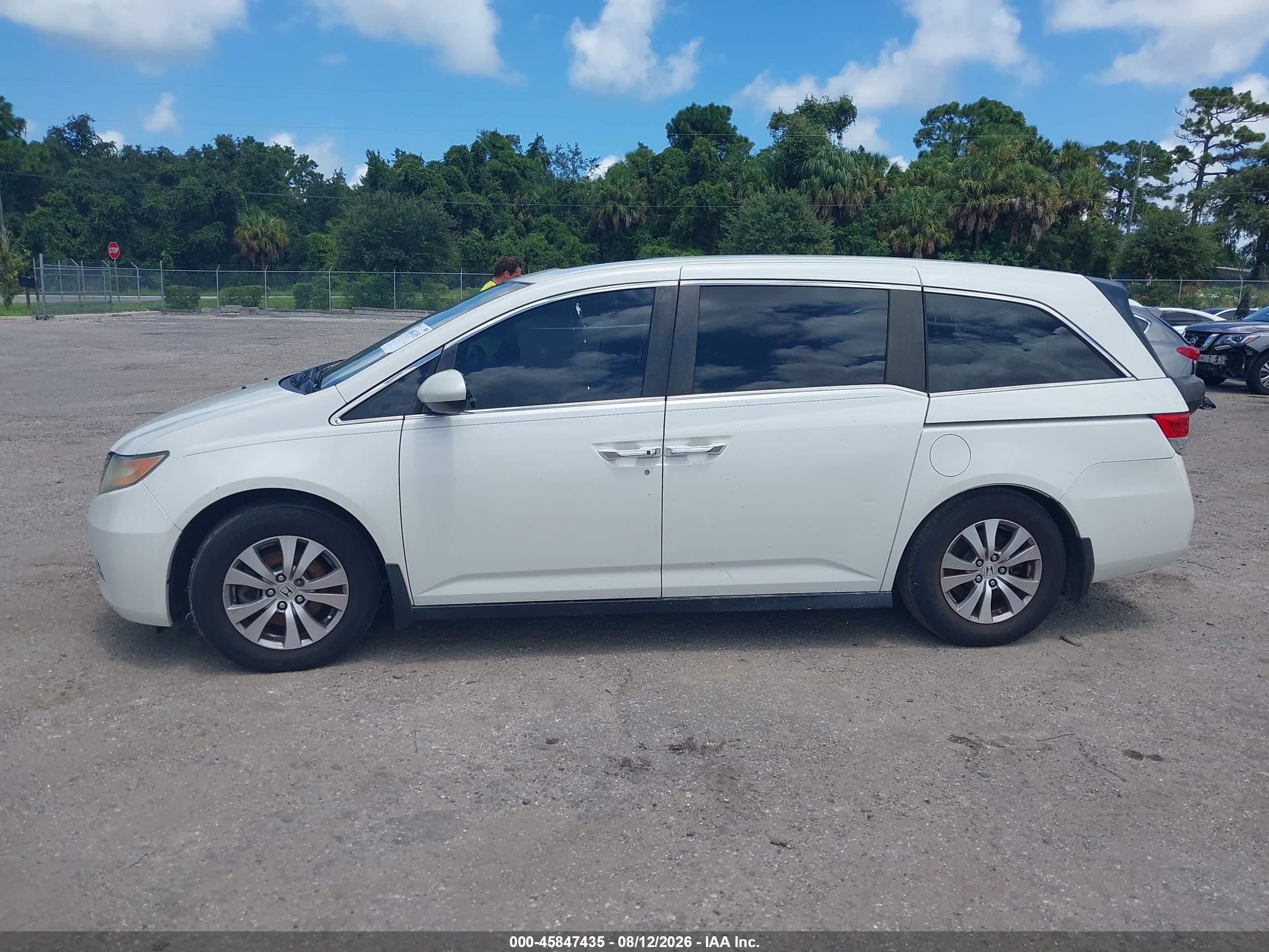 2015 Honda Odyssey Ex-l White vin: 5FNRL5H69FB098458