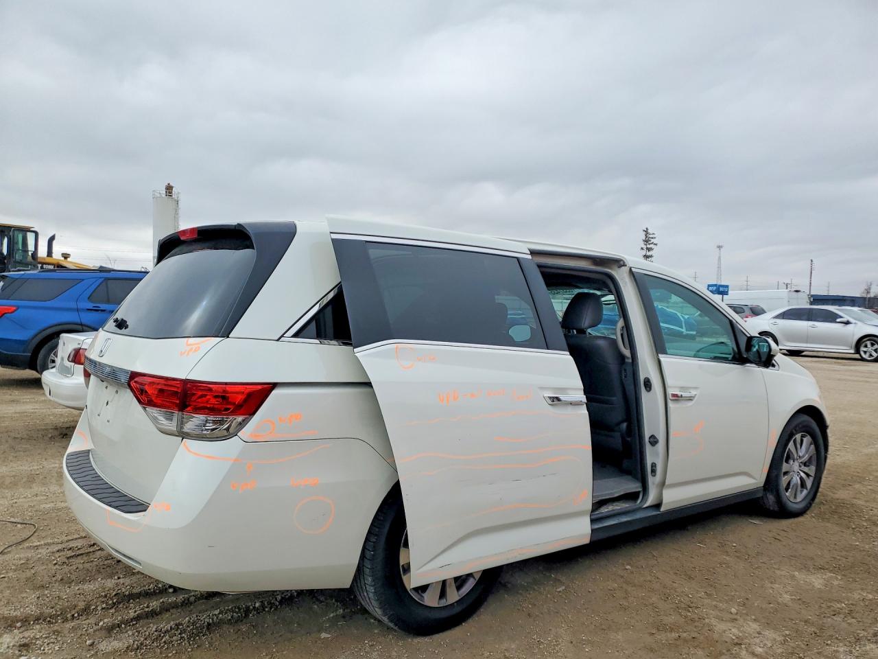 2015 Honda Odyssey Exl White vin: 5FNRL5H69FB128901