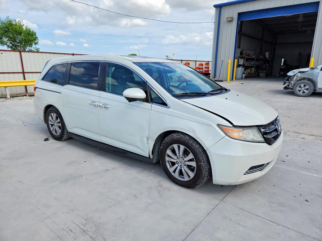 2016 Honda Odyssey Exl White vin: 5FNRL5H69GB074078