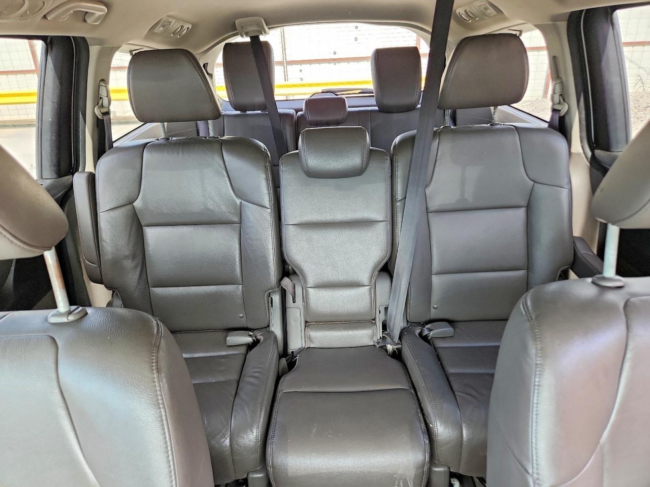 2016 Honda Odyssey Exl White vin: 5FNRL5H69GB074078
