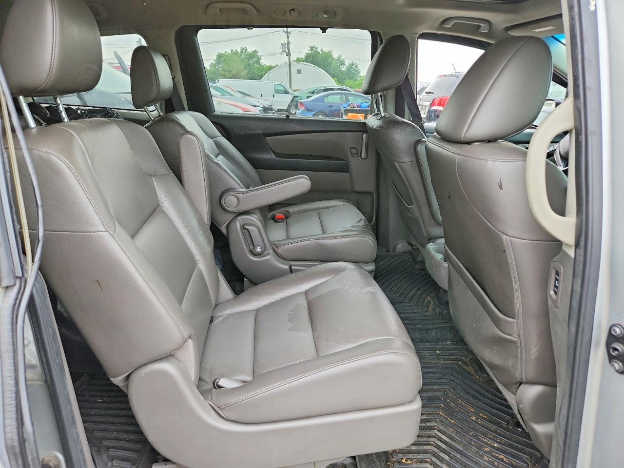 2011 Honda Odyssey Exl Серебряный vin: 5FNRL5H6XBB016845